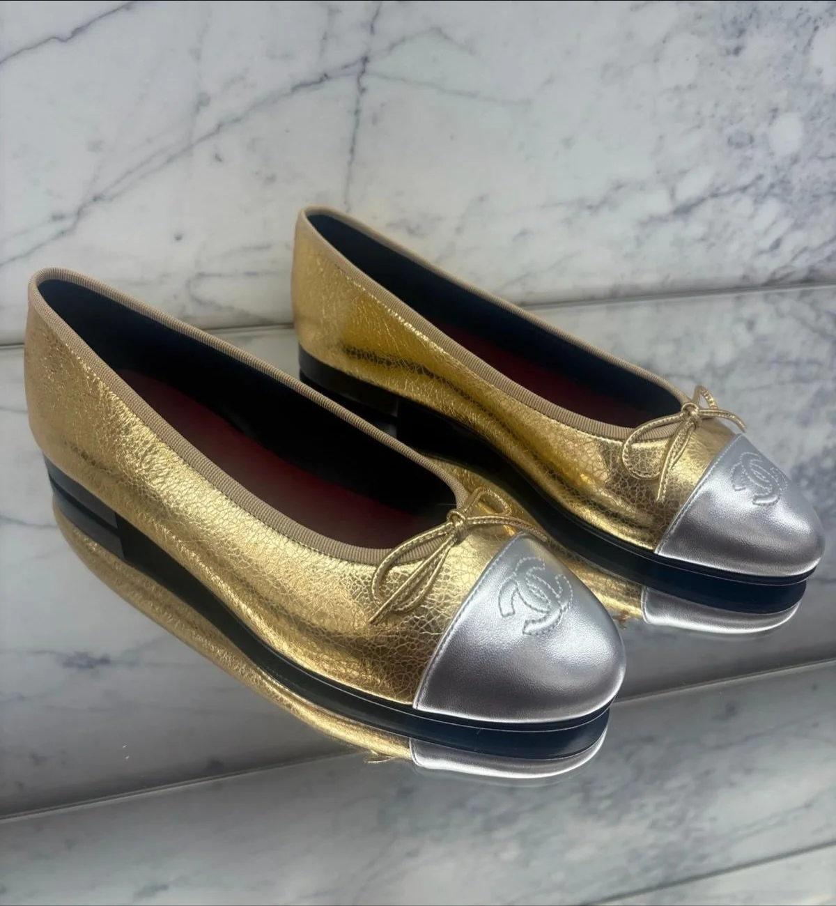 Chanel unveils its first-ever capsule collection ✨
A notable move for the Chanel house that has long avoided the capsule trend. Could this be our first glimpse of Matthieu Blazy&rsquo;s influence as Creative Director?
Tell us what you think

#chanelc