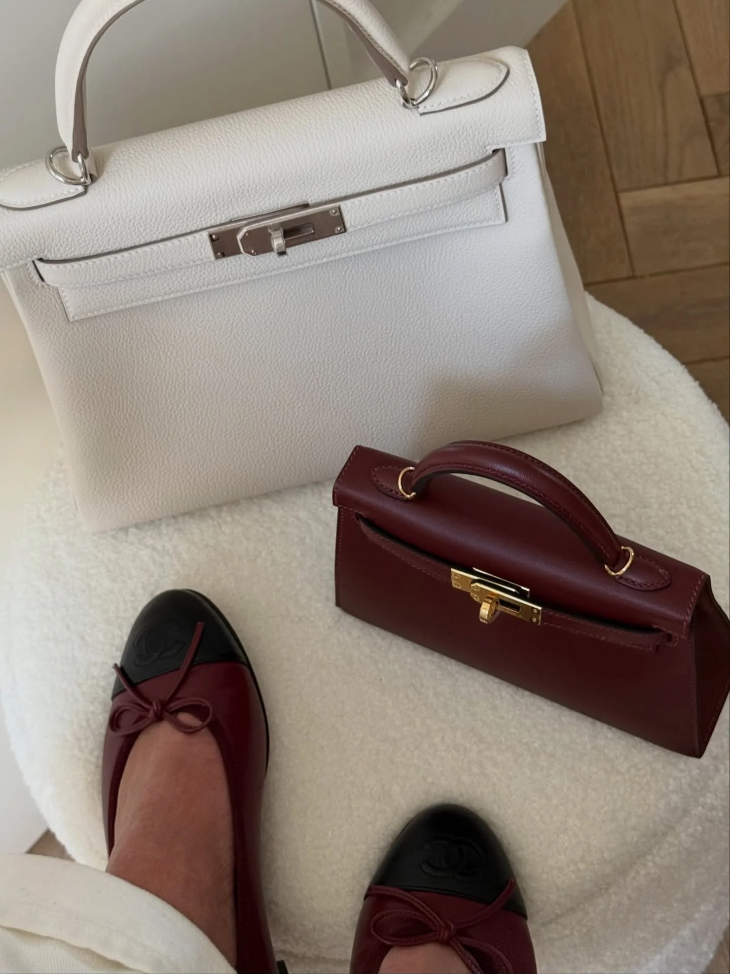 Which Kelly do you need? Kelly Cut, Mini Kelly, or Kelly 28 in Craie or Rouge &hearts;️🤍 All bags available to shop! 

✉️ Chat to shop with us! 
🛒🔗Prime Catalogue | https://primeconciergellc.netlify.app
Content Capture | @primeconcierge_ 

*not af