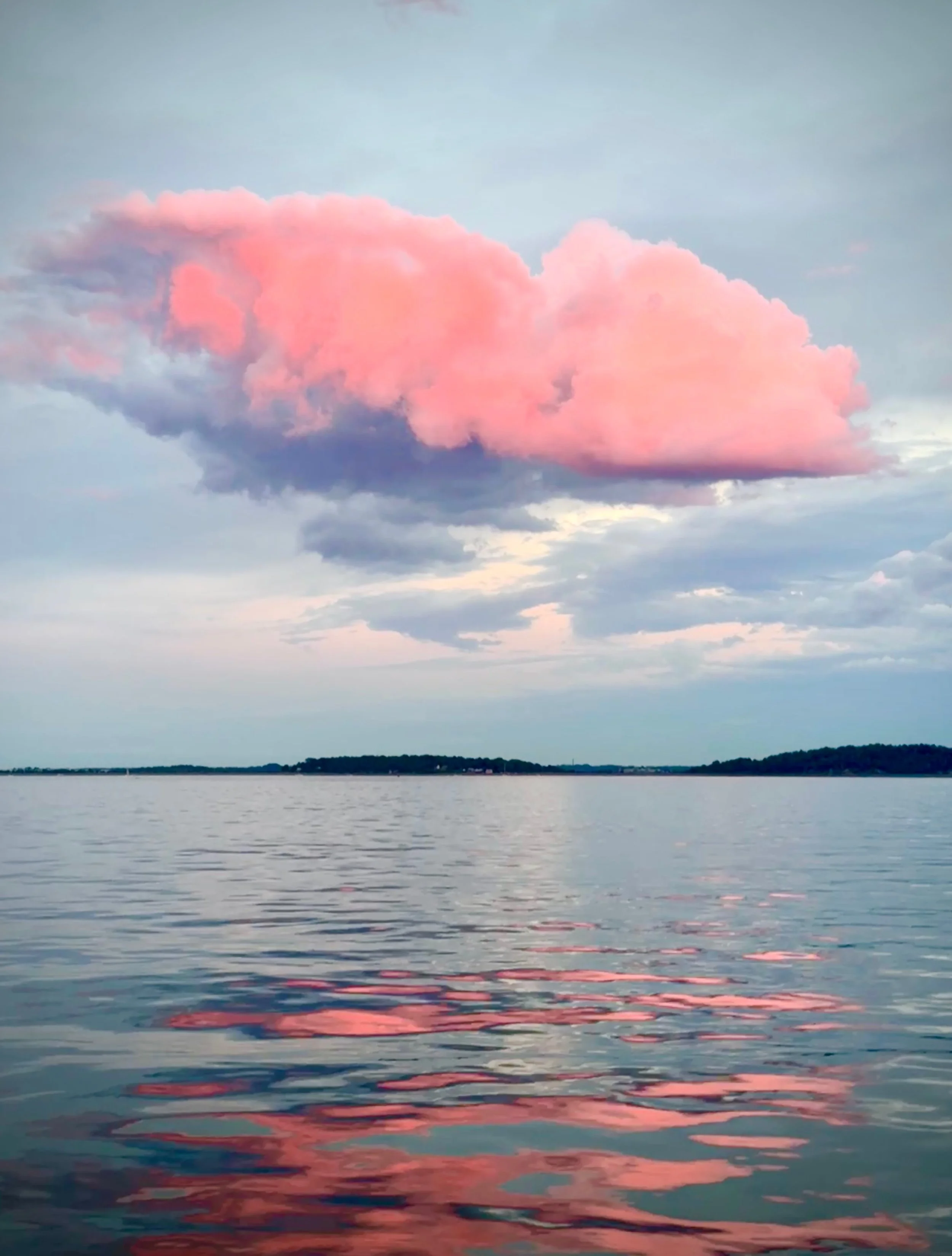 The weather this weekend has been absolutely perfect. Lucky to enjoy a beautiful sunset on the water with friends!