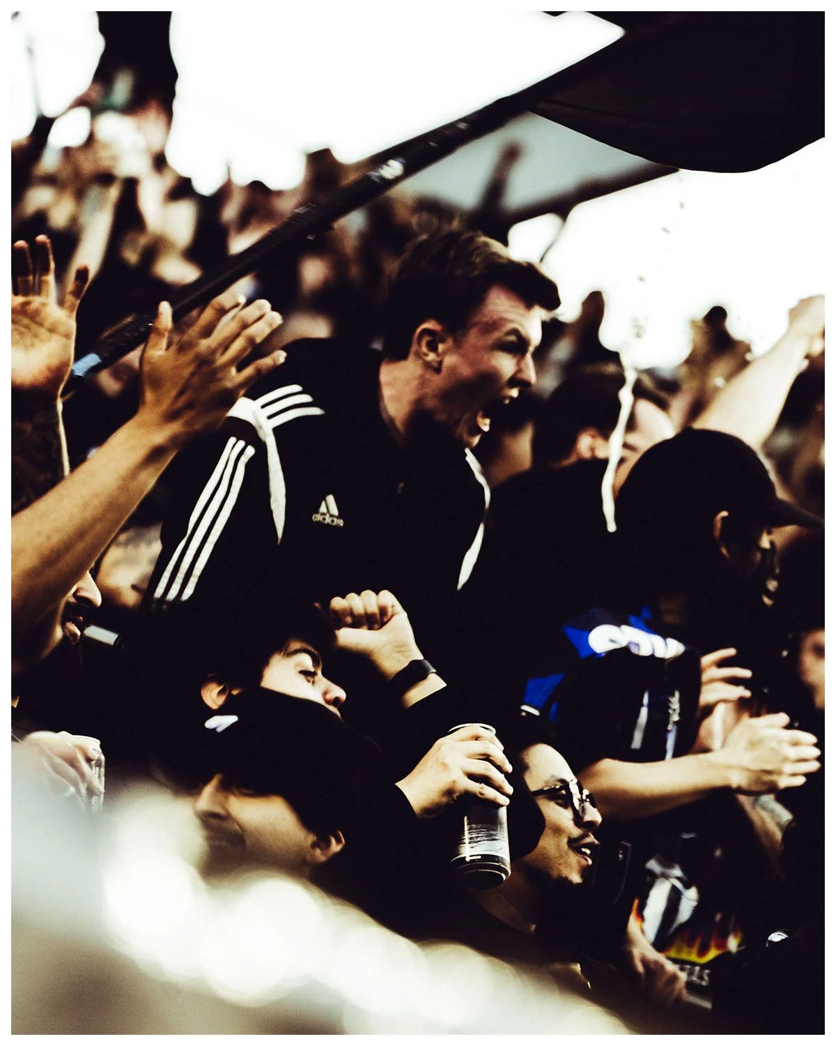 @G.ICATAR_QUAKESvWHITECAPS_050926Artboard 1.jpg