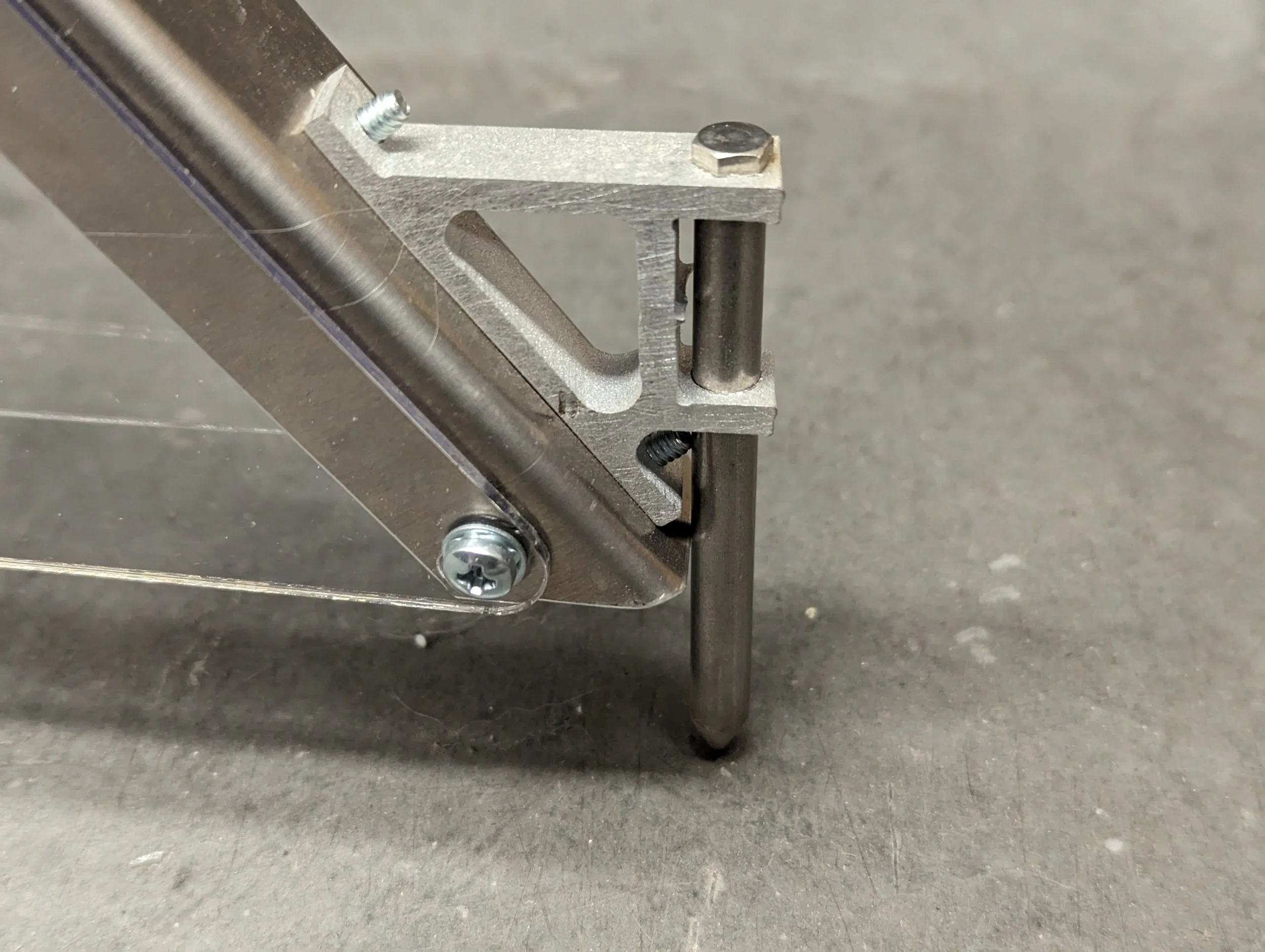 Spacing and alignment spike