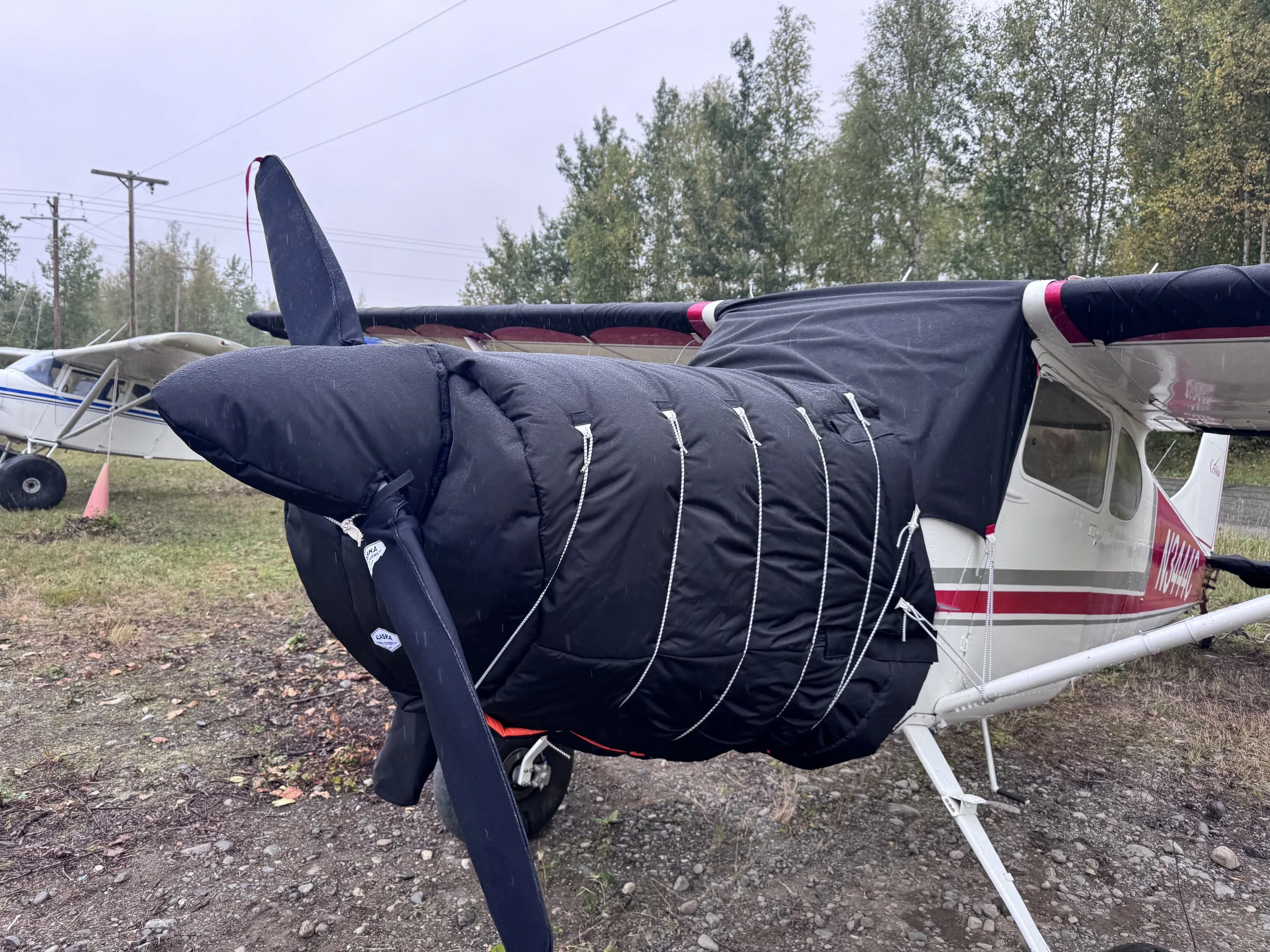 Cessna 170 AVCOM engine, w/ extended exhaust, prop/spinner/windshield covers