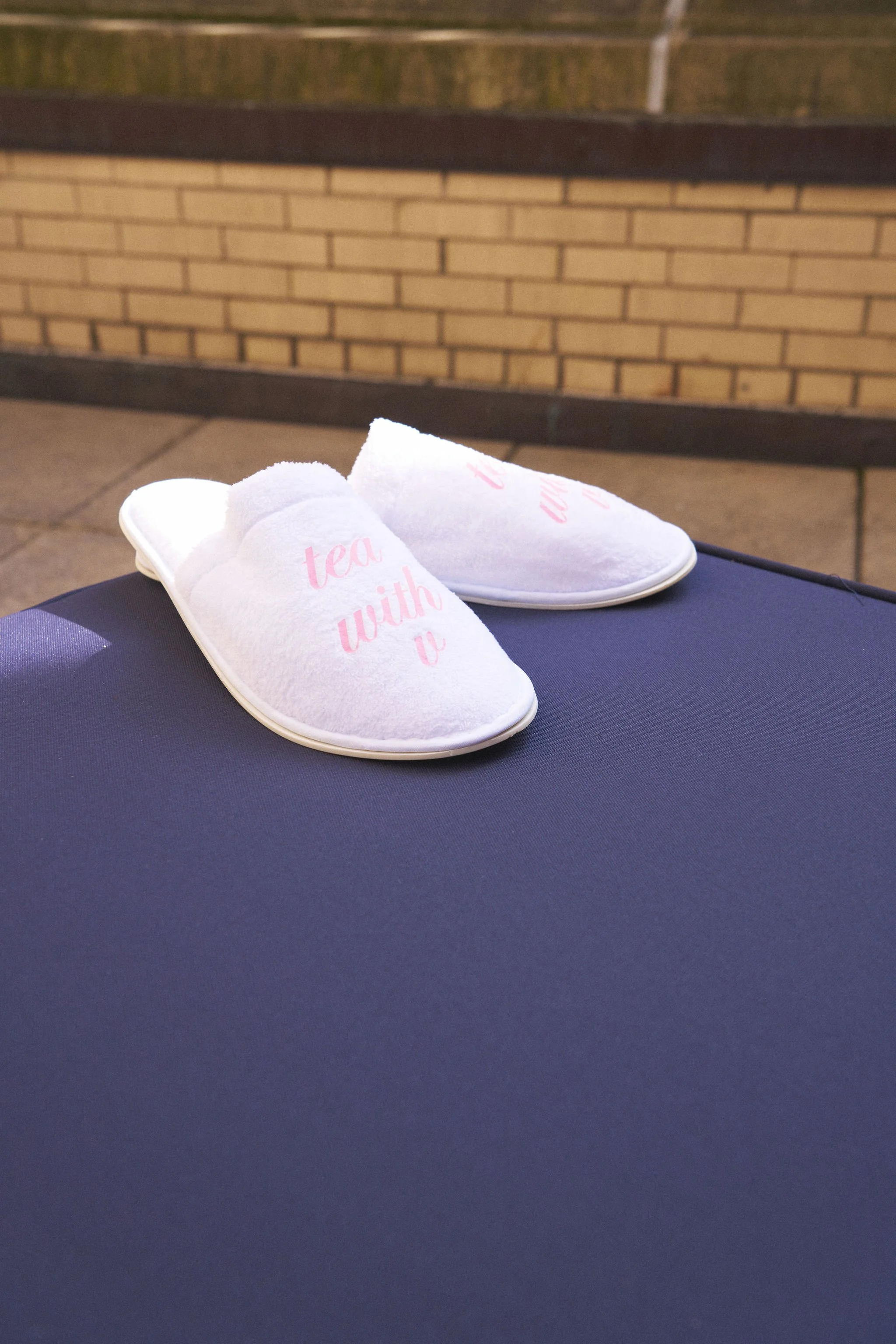 'icon' hotel slippers