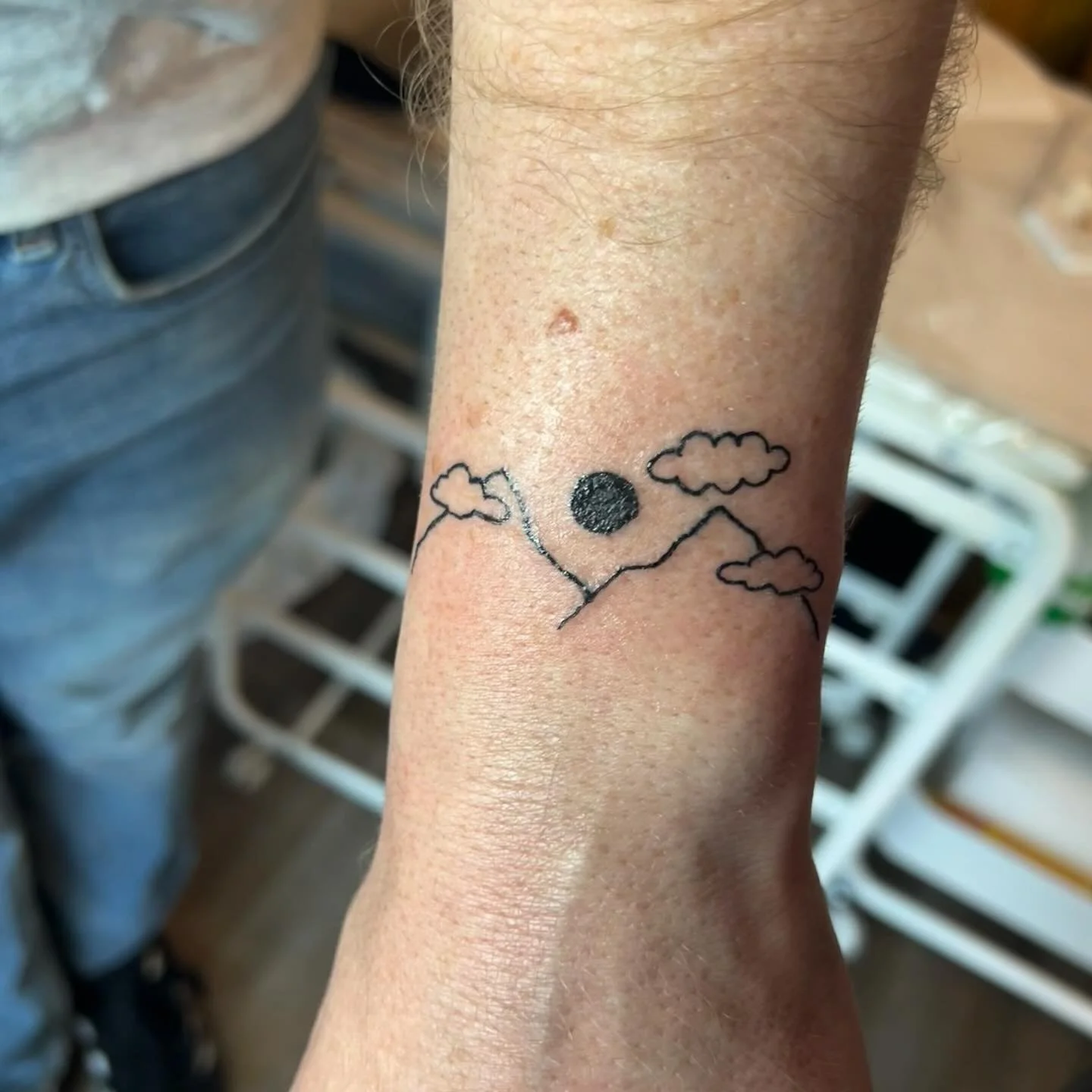 One wrist for the mountains, the other for the city 🏙️ 🏔️ loved doing these as a pair as a lil ode to &ldquo;Vancouver&rdquo;. Thank you Robert for the trust and impromptu decision to get the second design! 
.
.
.
.
.
.
#vancouvertattoostudio #vanc