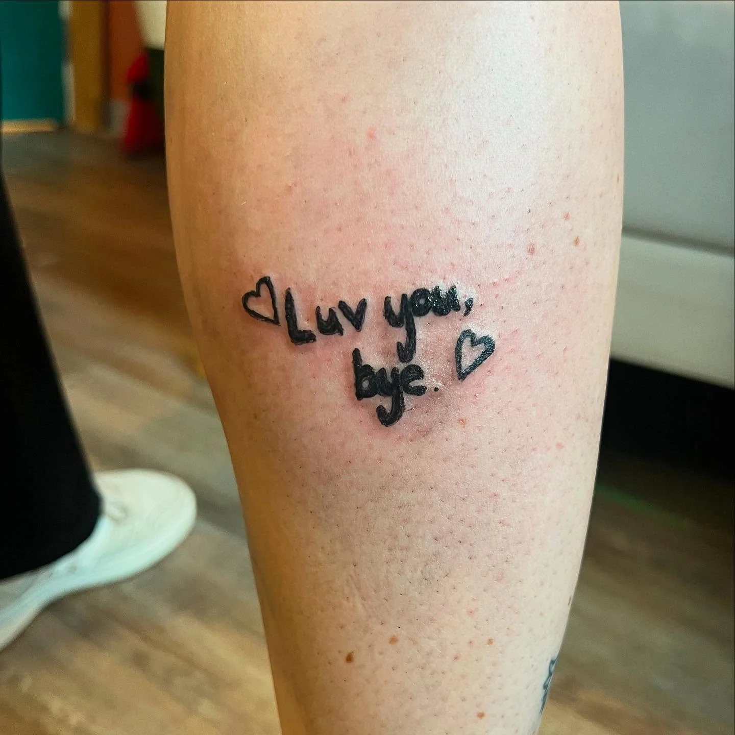 When ya gotta go, you walk away and hit them with the 💖 luv you, bye 💖
.
.
.
.
.
.
.
#texttattoo #cutetattoos #cuteink #legtattoos #smallartist #fonttattoo #fontdesign #vancouverartist #designedwithlove #vancouverink