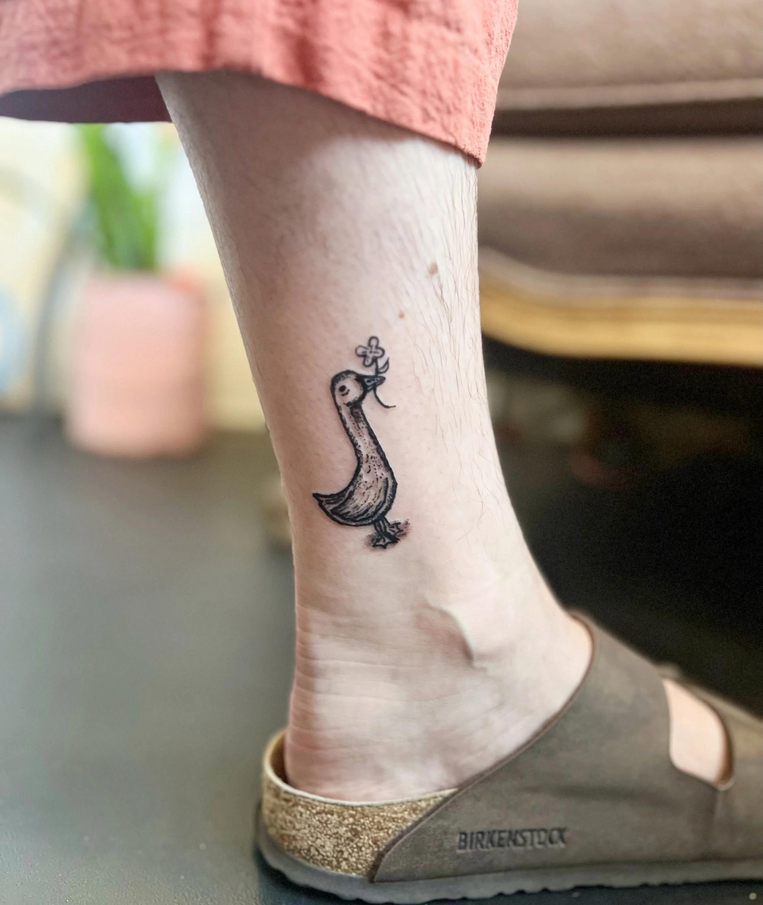 Just a lil friend that&rsquo;s there for you every step of the way (literally)🪿🪿🪿
You all know I&rsquo;m always down for any sorry of duck or goose design. Alwaaays 🥹
