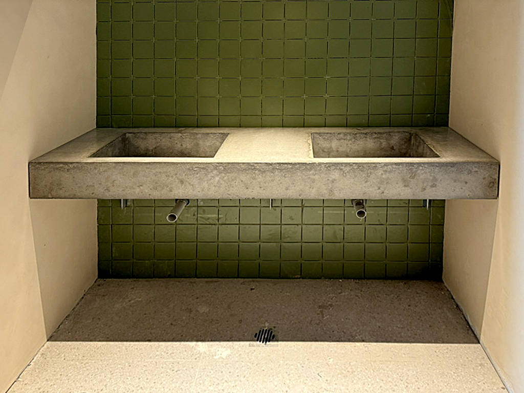 bathroom-2.png