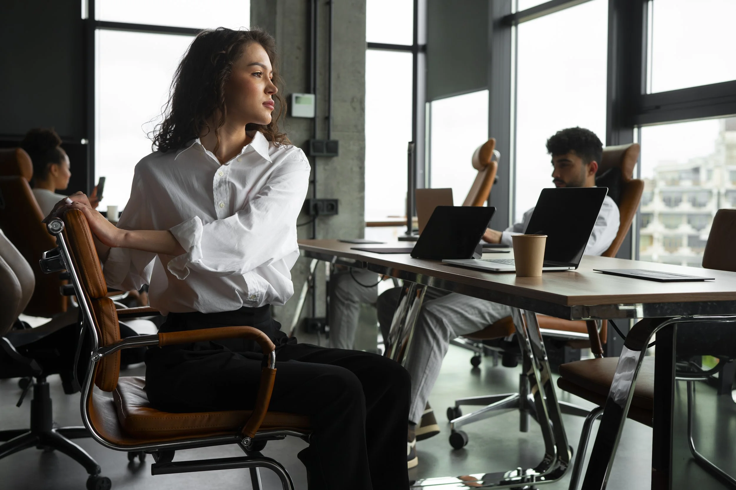 Corporate wellness mindfulness at work. body scanning in office, leadership development, executive resilience coaching