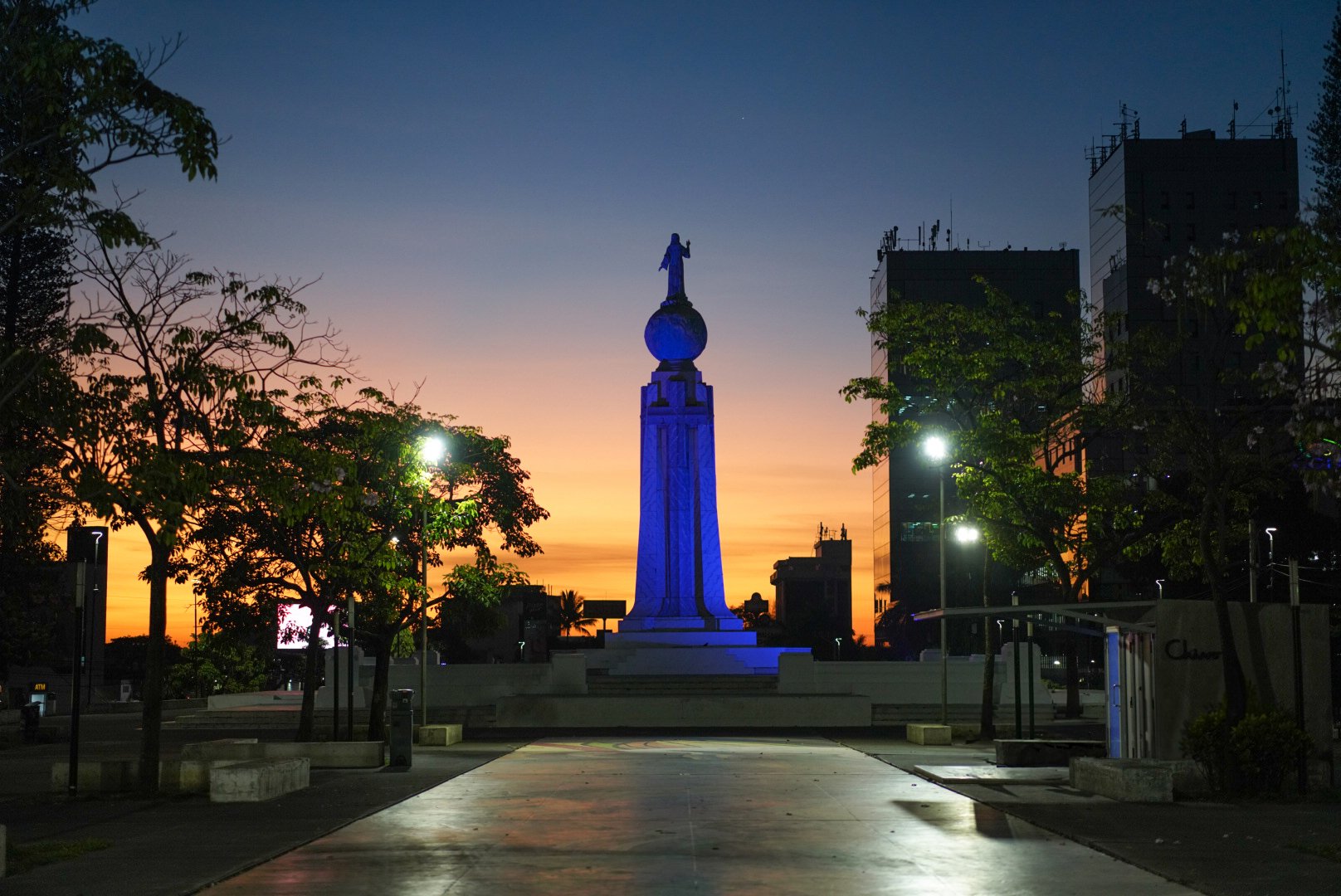 Discover El Salvador : A Land of Warmth, Transformation, and Resilience