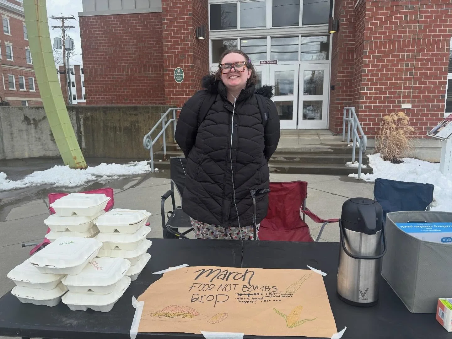 We had an amazing time passing out food this afternoon. We got to feed our neighbors &amp; build community! 🥕

Do you have a favorite vegan or vegetarian meal? Let us know and it may make an appearance at a future drop. 

We can&rsquo;t wait to see 