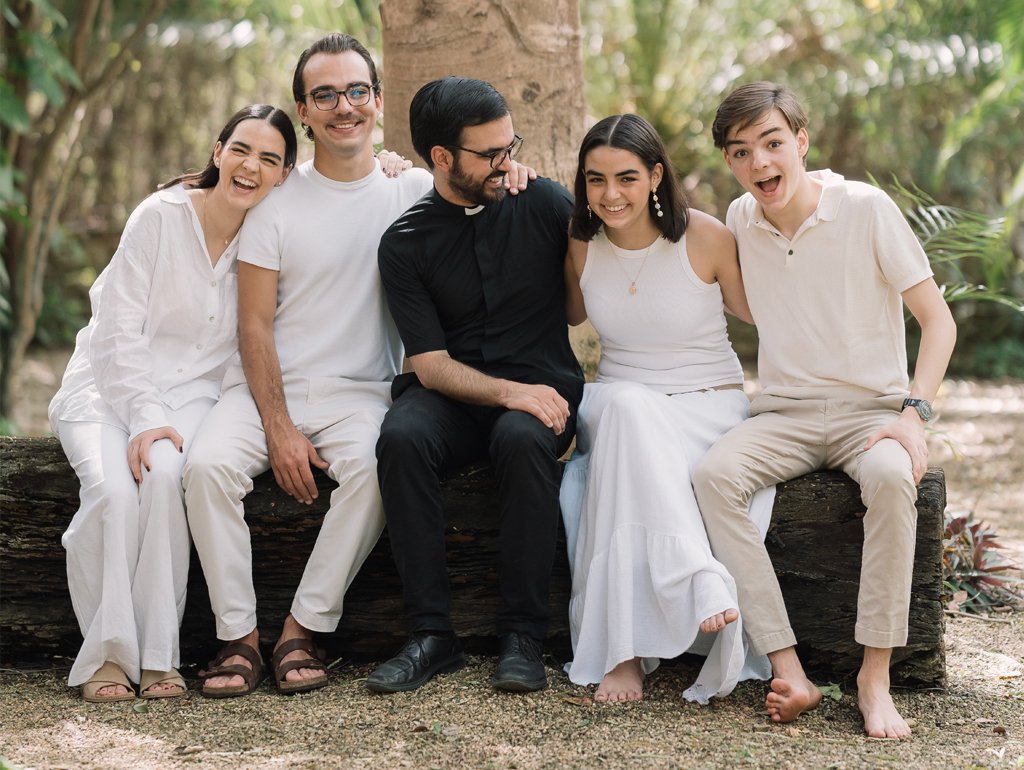 5. HERMANOS.jpg