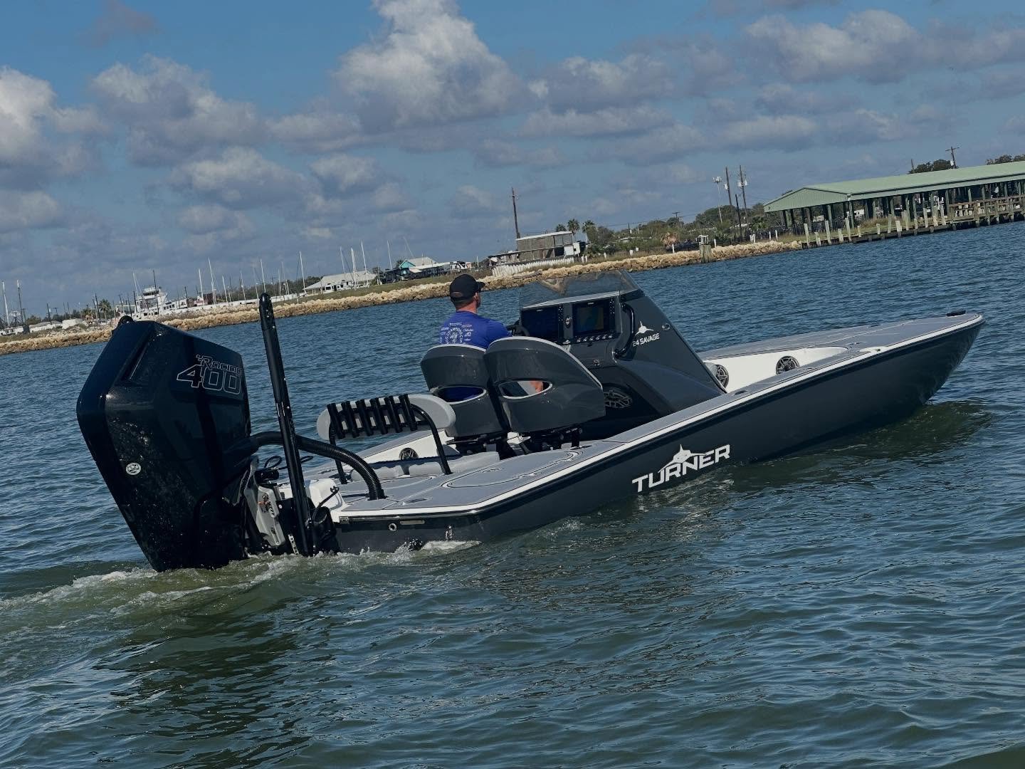 Turner Boatworks wants to wish everyone a merry Christmas! We will be back at it in 2026! #merrychristmas #turnerboatworks #mercuryracing #texascoast