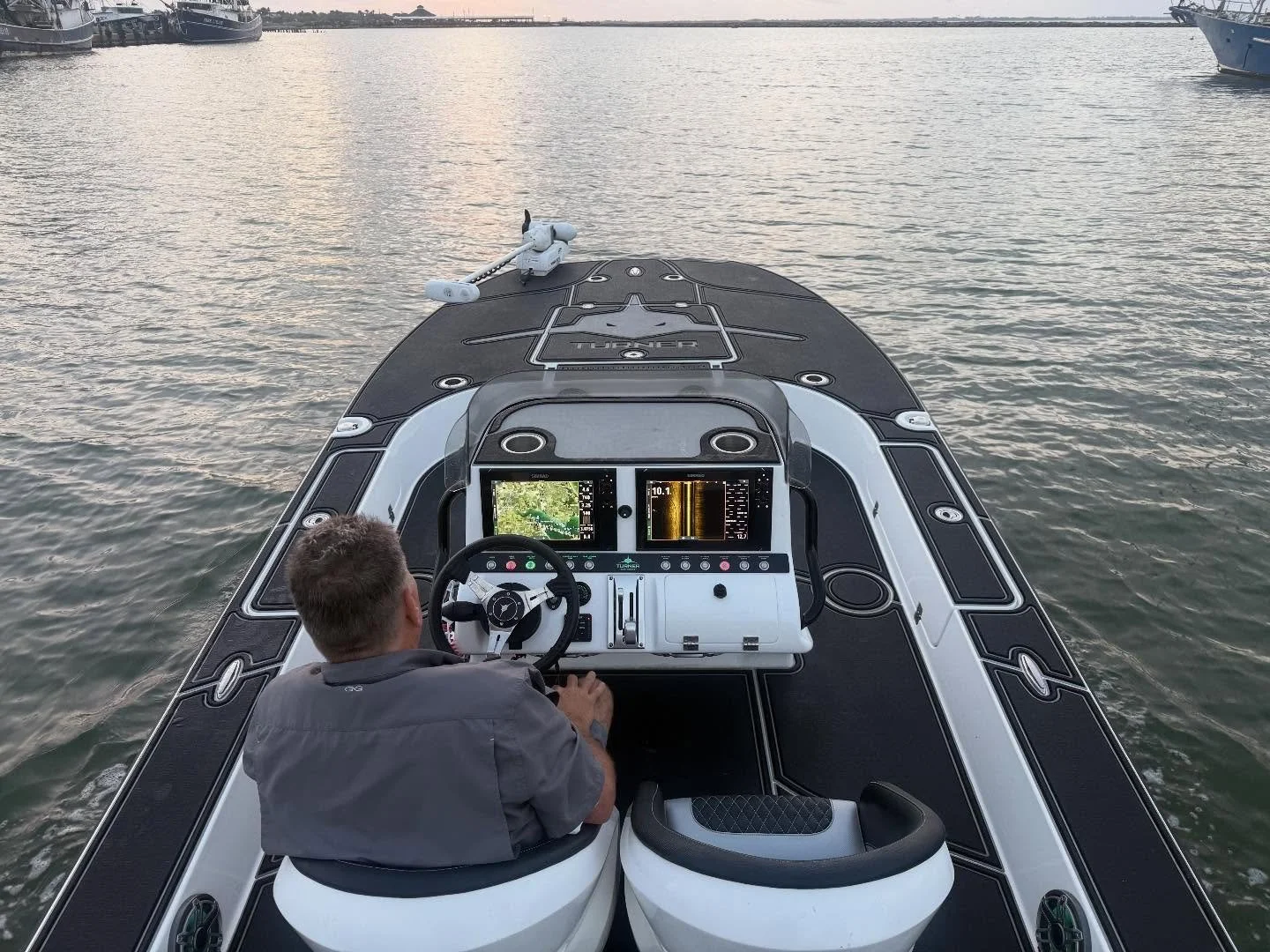 Early mornings like these is in our DNA #turnerboatworks #wadefishing #saltwaterfishing