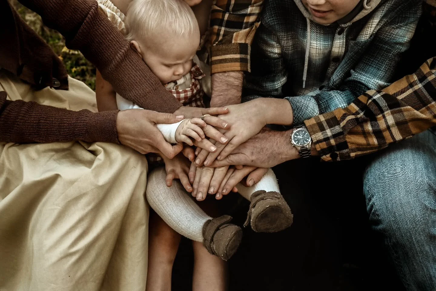 family is so sacred ✨️ I loved creating this country themed family session 😍

#PortStephensPhotographer #baymummas #fyp #countryphotograpgy #familyphotography