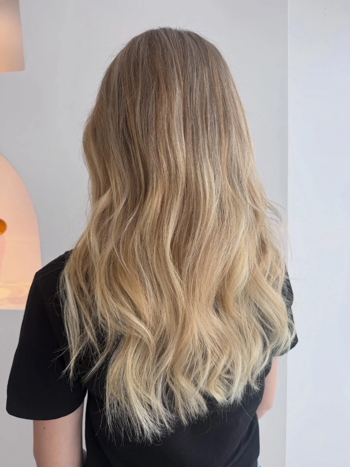 Fresh blondes by our newest girl Mel ✨ 🔥