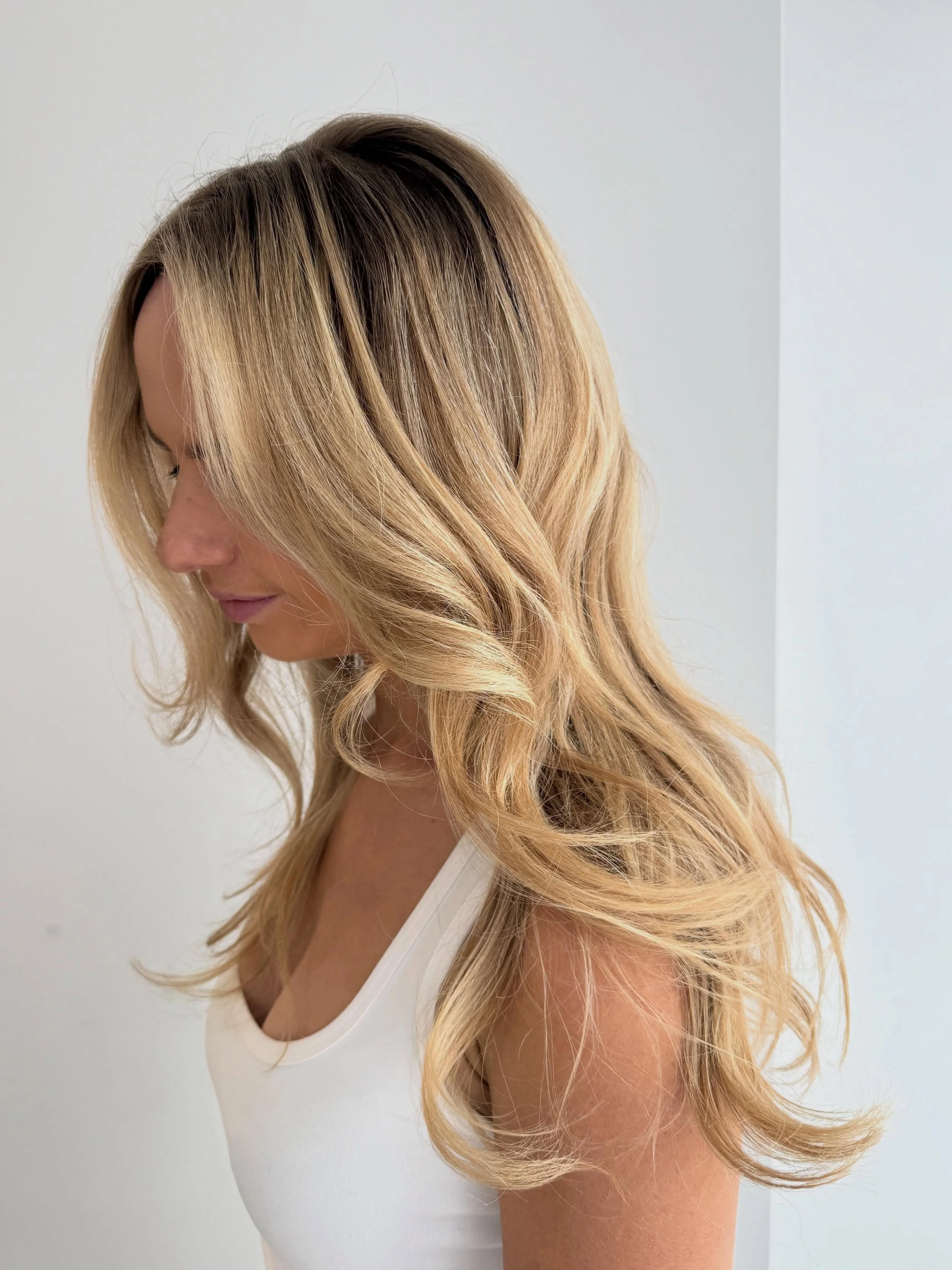 Soft blend, bouncy layers &amp; a blonde that hits different in every light ✨☁️ 🤤