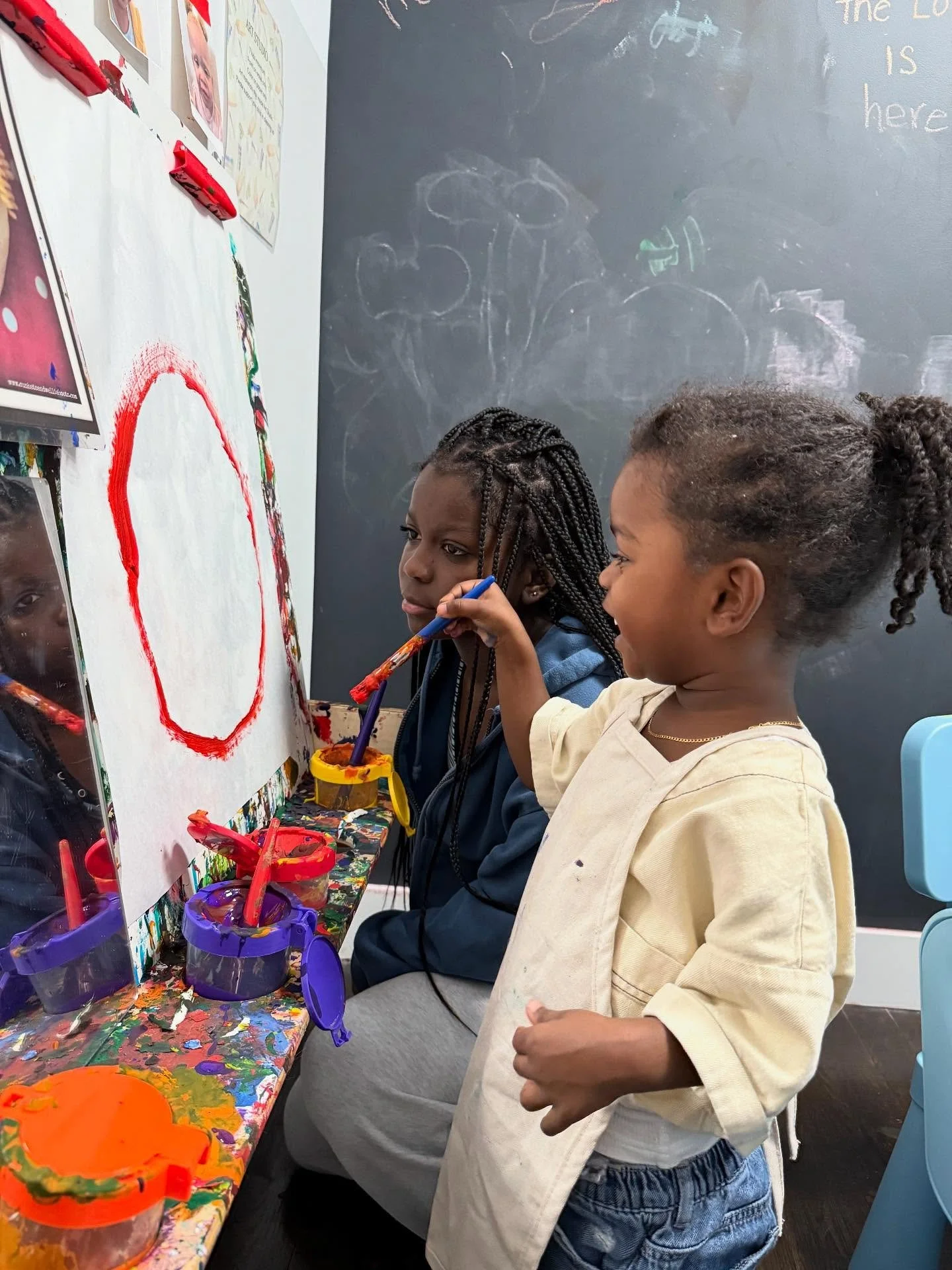 Today we finished up our portrait faces and all about me unit. It was a joy watching our preschool families work with their kiddies in the art studio recreating portrait faces together ❤️