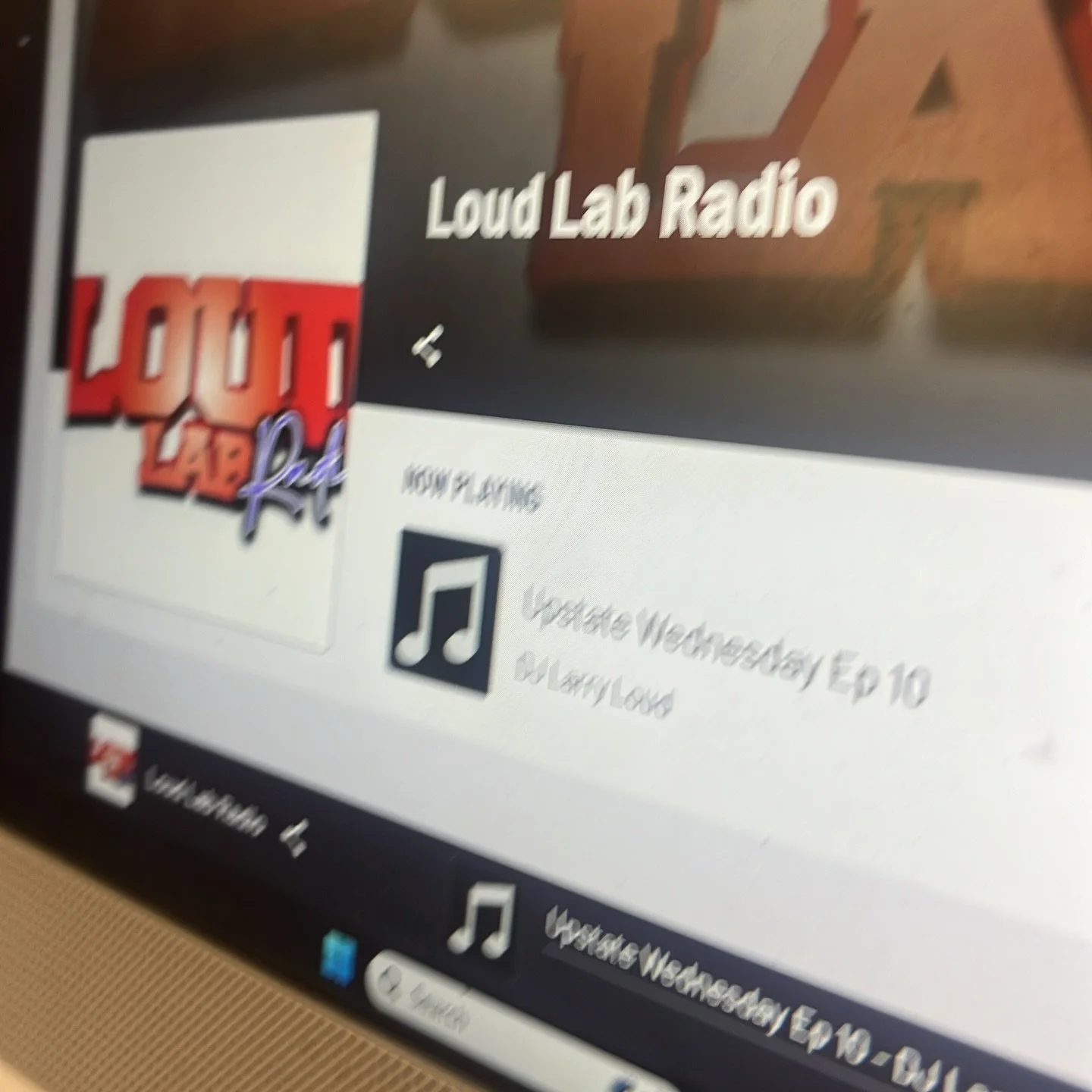 Catch #upstate #wednesday episode 10 curated by @djlarryloud on Loud Lab Radio!!! #whereindiemeetsmainstream google us