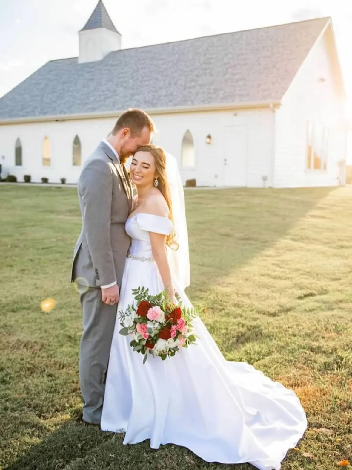 &rsquo;Tis the season to get engaged! 💍✨ Secure your dream venue&mdash;2026 prime dates are still open. Book a tour + enjoy our Look &amp; Book specials! 🤍

#engagement #engaged #2026bride #weddingdress #weddinglook #weddingtrending #love #romance 