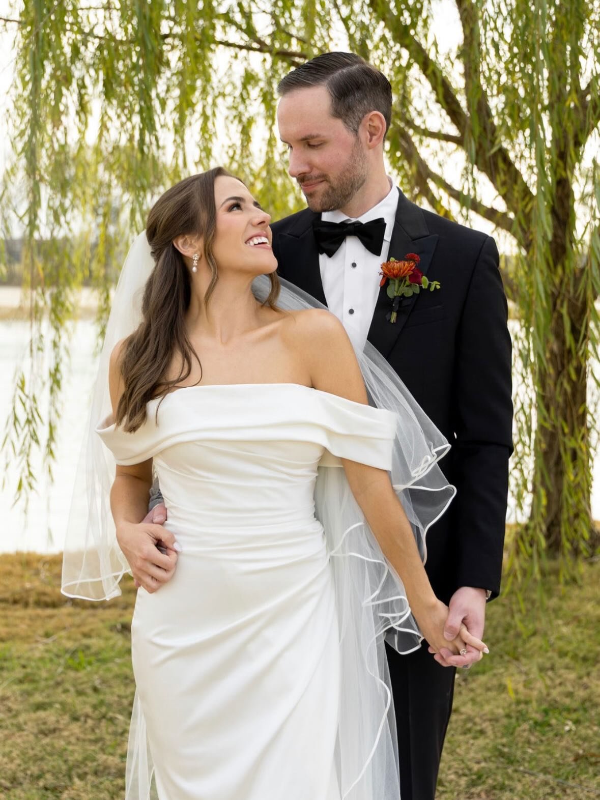 A few of our favs from Haley &amp; Jeffery&rsquo;s wedding day! 

📸 @bushelpeckphoto 

#dallasweddingvenue  #weddings #weddingday #weddinginspiration #dfwweddings