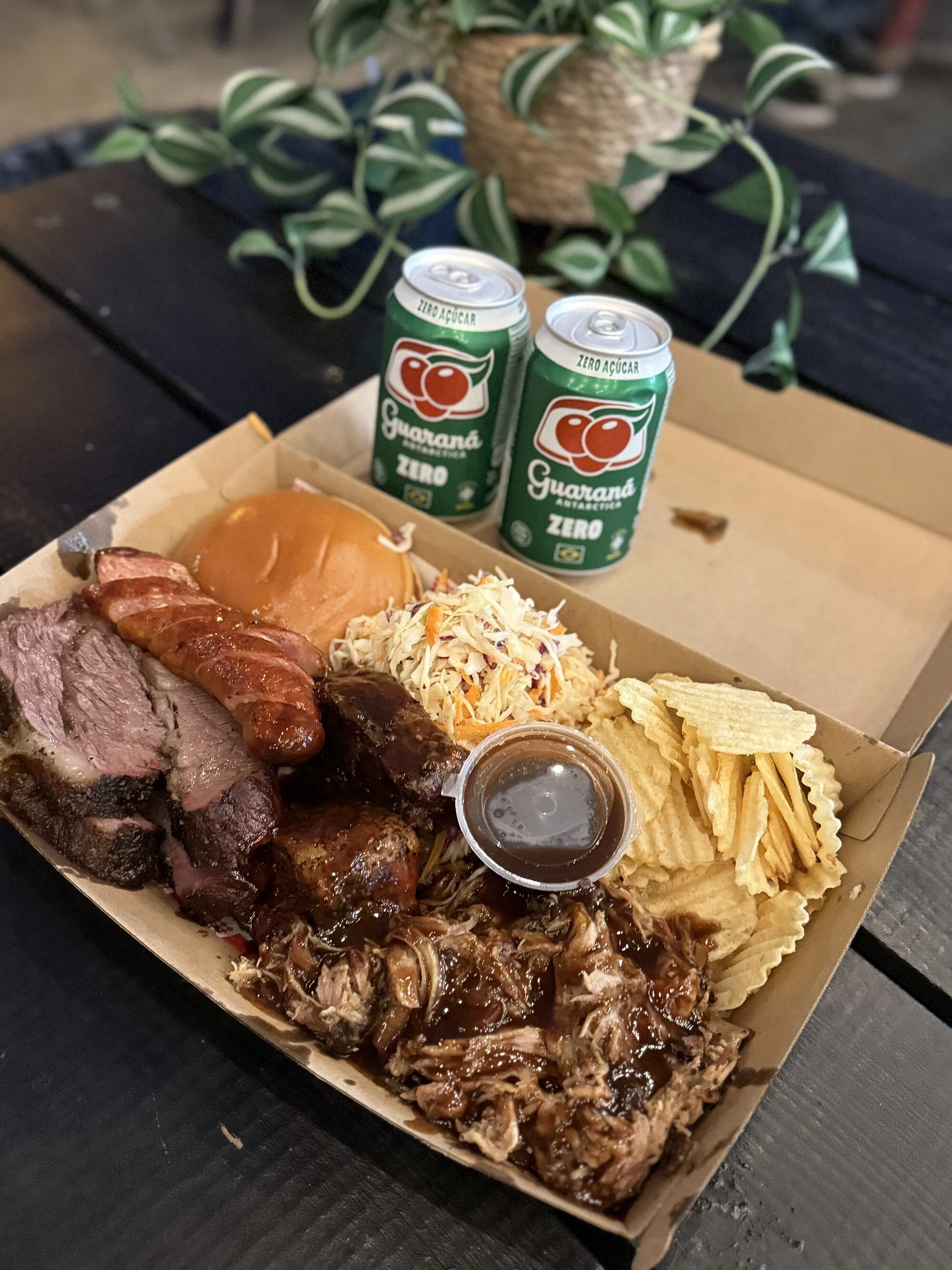 Foodieinheels_Brisbane_Food_Reviews_Beneath_The_Buzz_Luizs_Barbecue_CarnivoreBox.jpeg