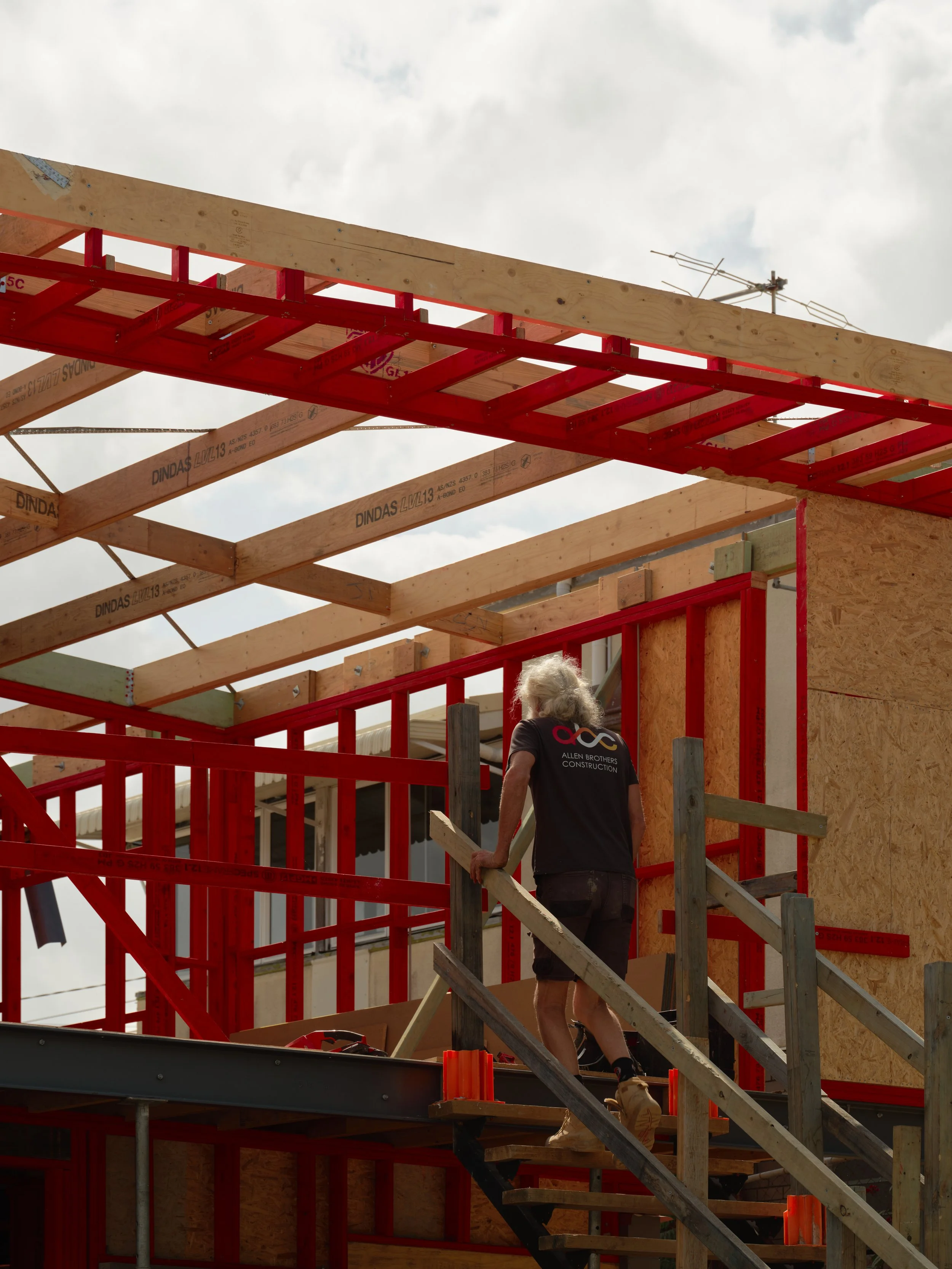 major-renovation-bulimba-rear-extension-timber-framing.jpg.jpg