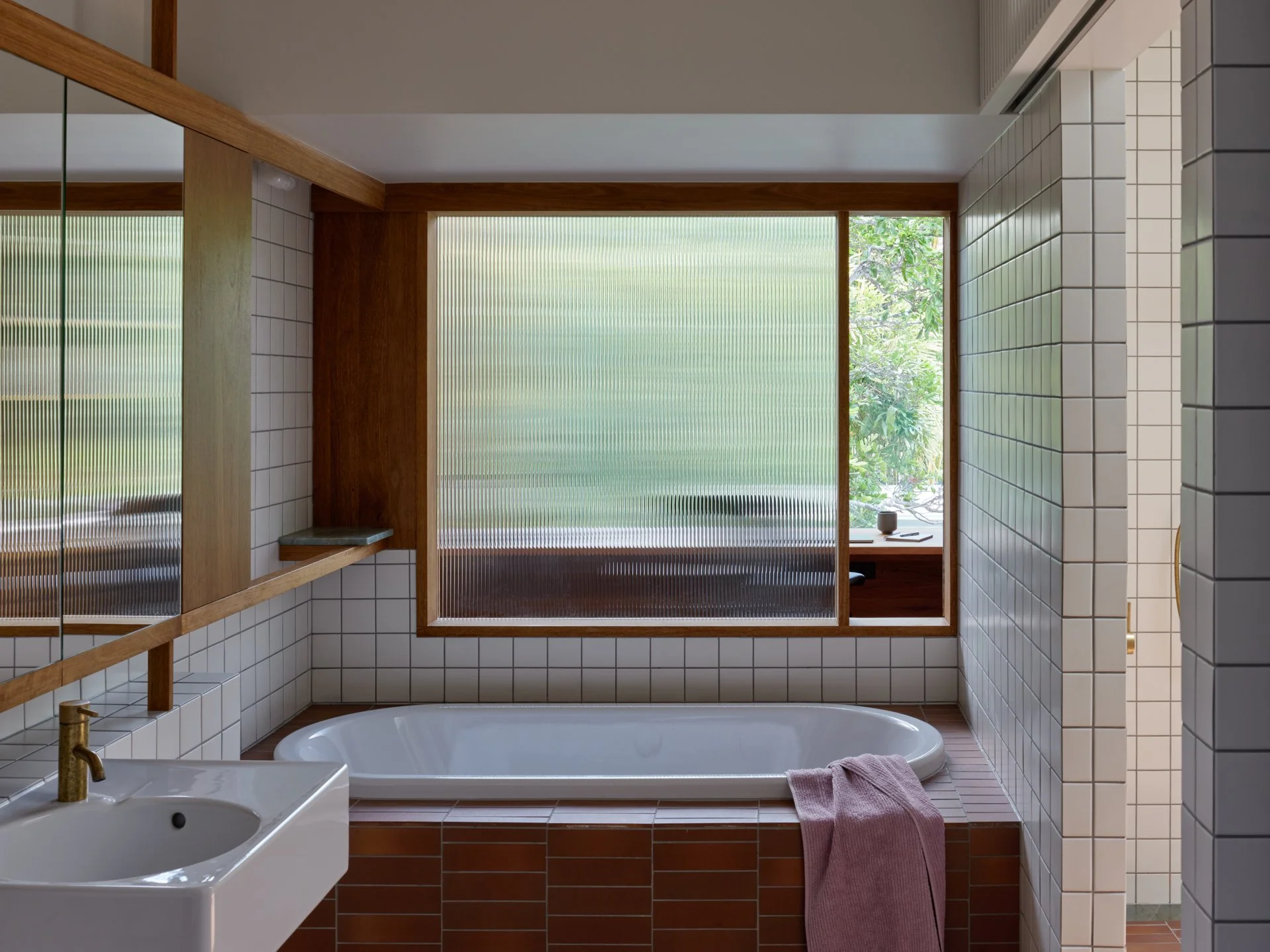 Ensuite Bathroom - Bespoke renovation to home in New Farm, Brisbane, by Allen Brothers Construction.