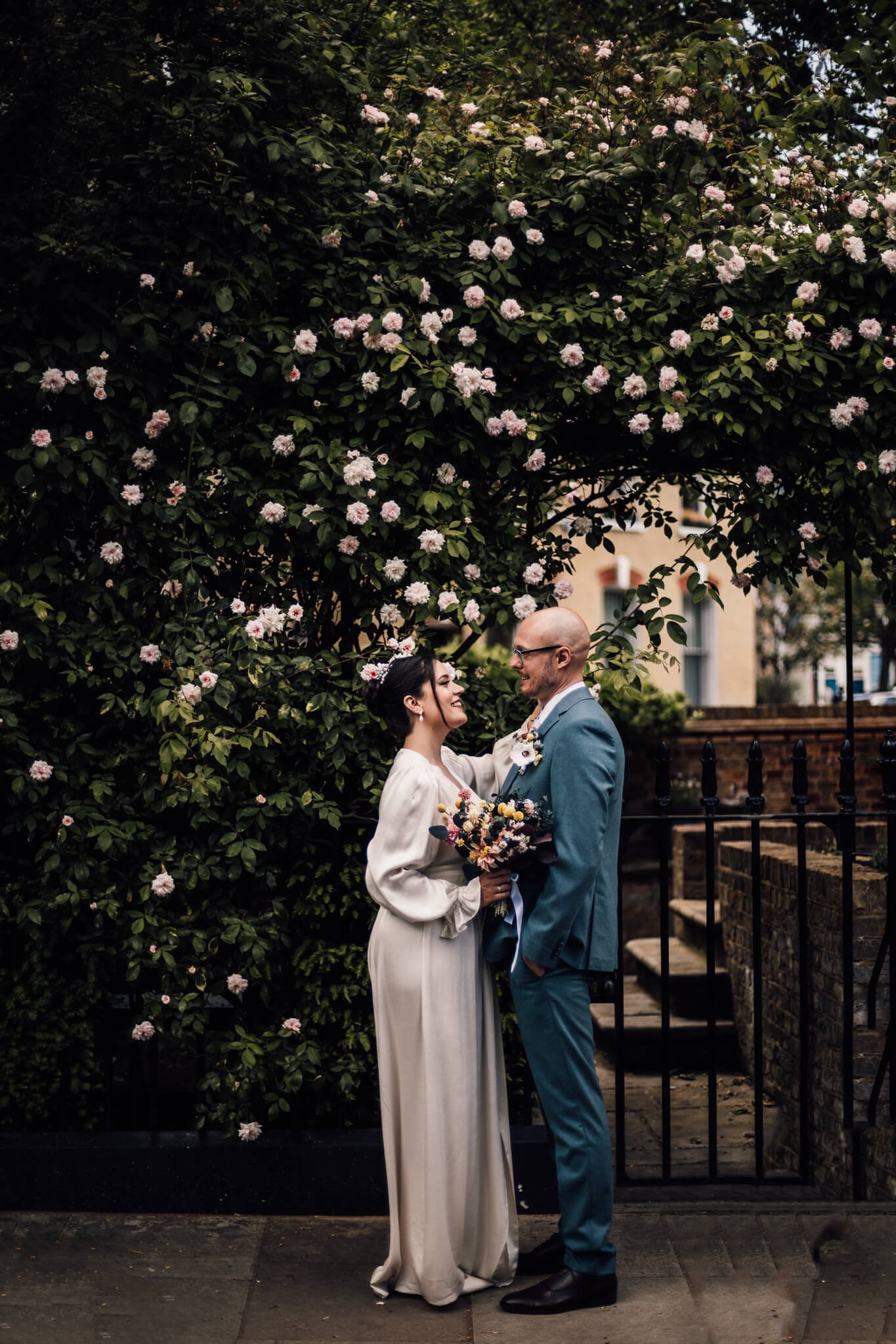 Islington+Town+Hall+Wedding+in+The+Council+Chamber+-+Laura+Mac+Photography+17.JPG