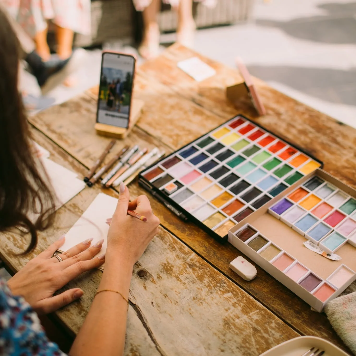 C&amp;A had a live illustrator painting their guests during the champagne reception, such a beautiful touch and one their guests are still talking about. Each sketch became a personal keepsake to take home, a little moment from the day captured forev