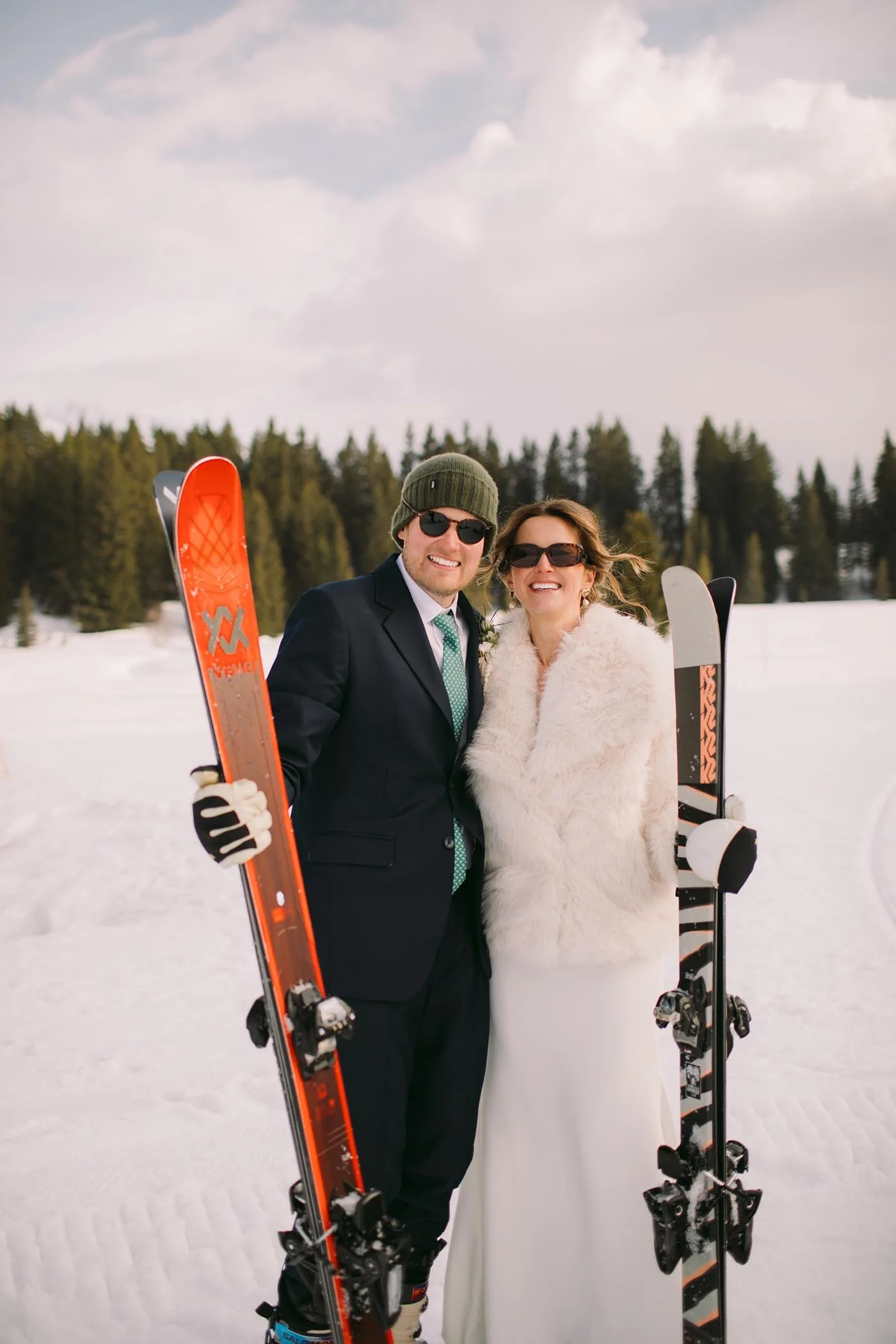 la-clusaz-ski-wedding-couple-ski-portrait.jpg