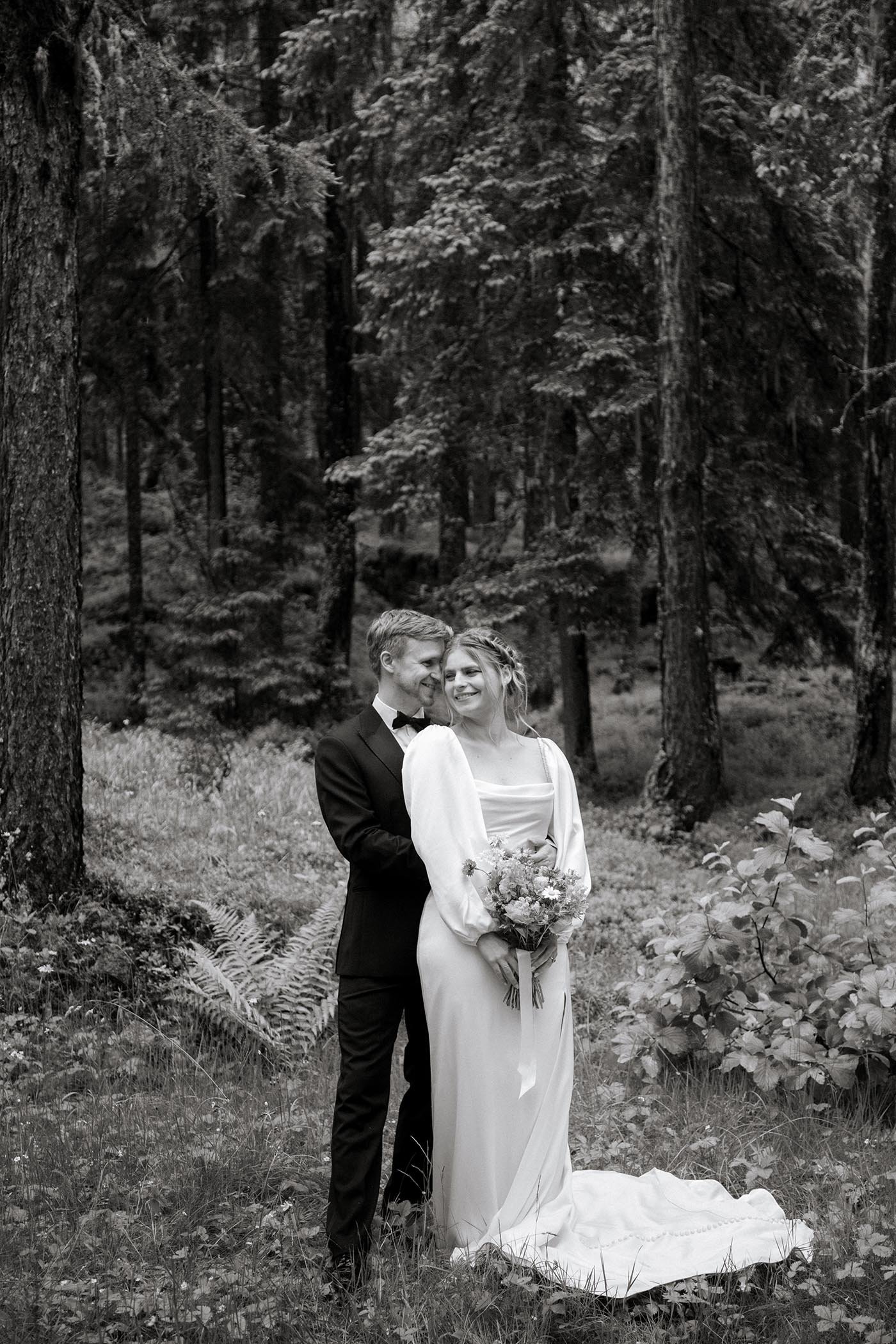 chamonix-wedding-couple-portrait-forest-black-white.jpg
