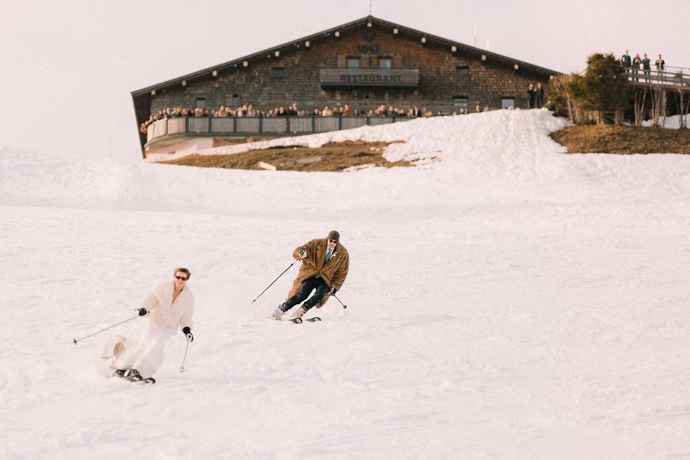 la-clusaz-ski-wedding-couple-skiing-action.jpg