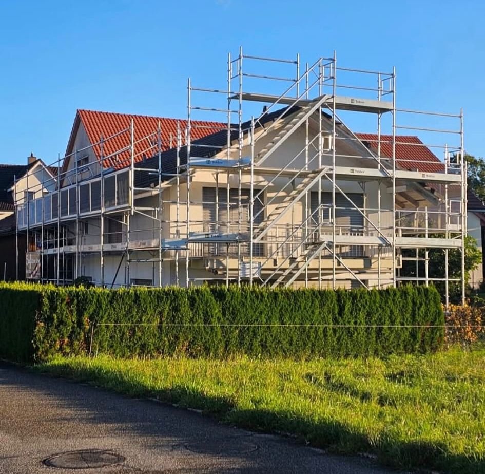 Fassadengerüste und Malergerüste in Olten, Solothurn und Aargau: Ihre Lösung für sichere Bauprojekte