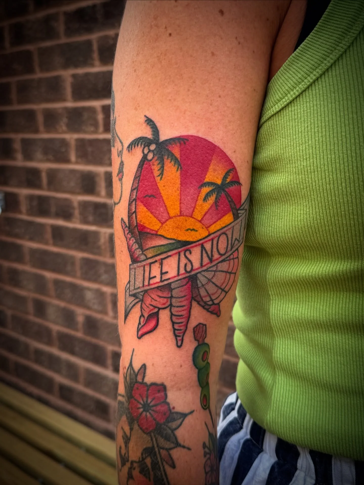 Life is now. Agreed!
Taking bookings @valentinestattoostudio goldsmithtattoo@gmail.com #tattoo #tattooartist #traditional #traditionaltattoo #leamingtonspa #loveleam #leamingtonspatattoo #goldsmithtattooer #warwickshire 
#valentinestattoostudio #trad