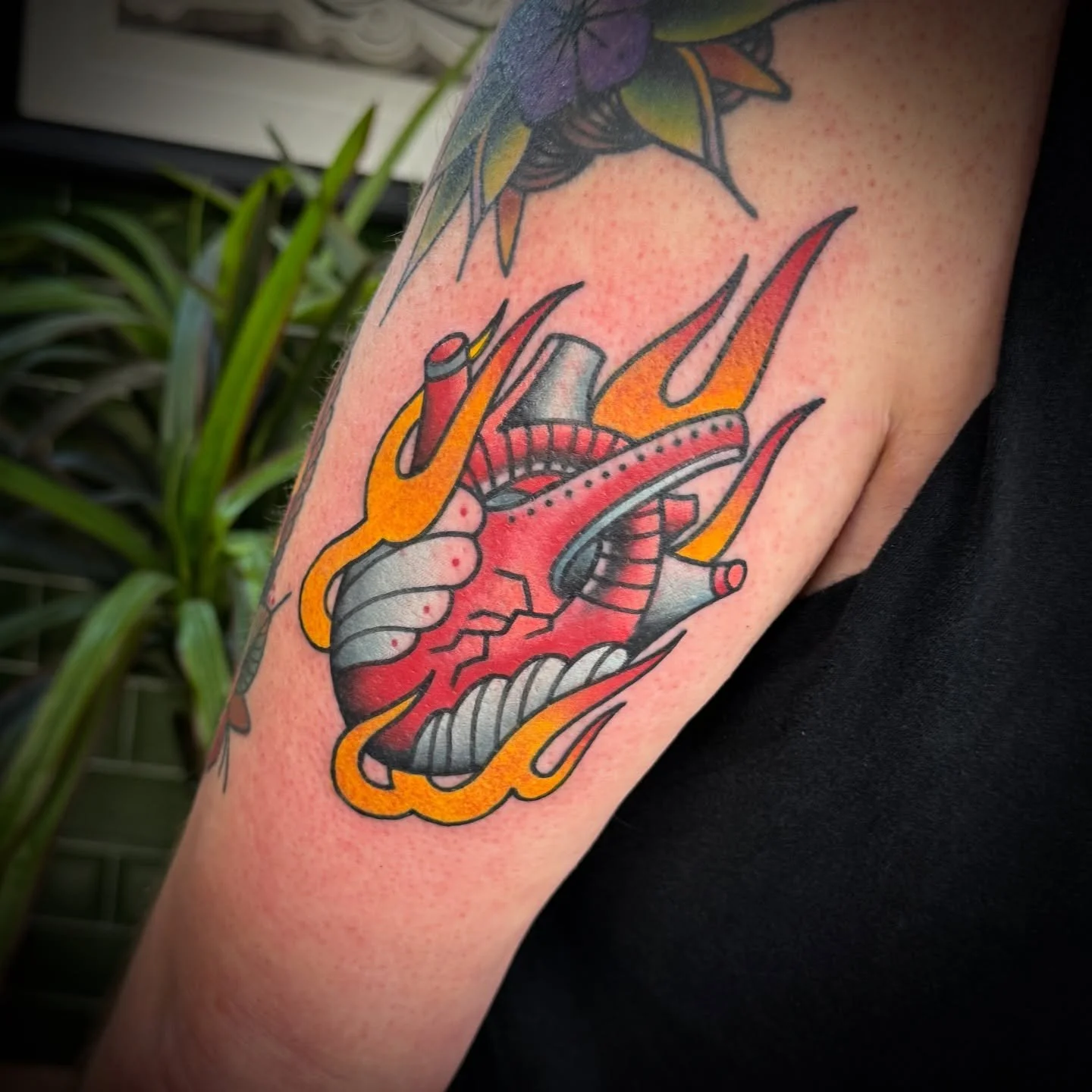 @valentinestattoostudio . Thanks Joe!
Taking bookings @valentinestattoostudio goldsmithtattoo@gmail.com #tattoo #tattooartist #traditional #traditionaltattoo #leamingtonspa #loveleam #leamingtonspatattoo #goldsmithtattooer #warwickshire 
#valentinest