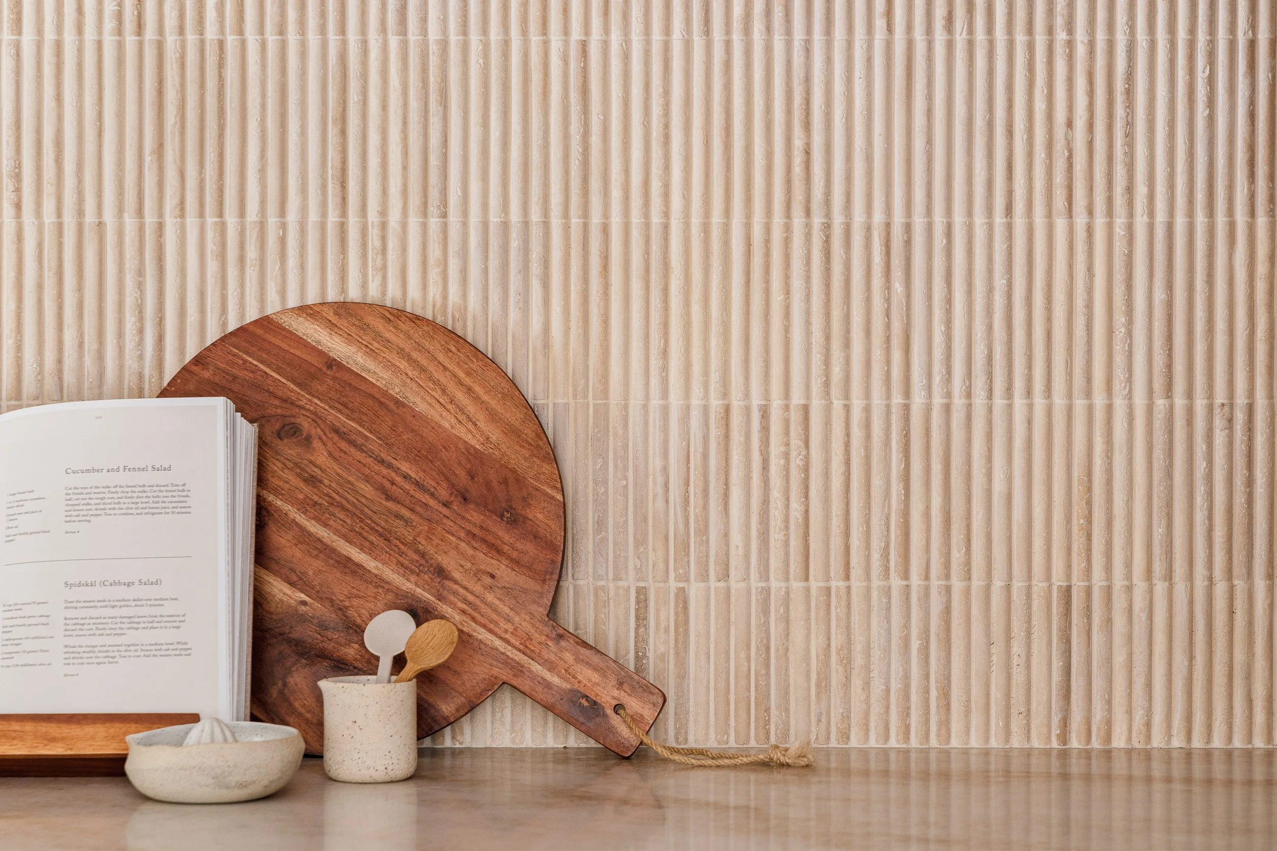 travertine-finger-tile-splashback-kitchen-styling