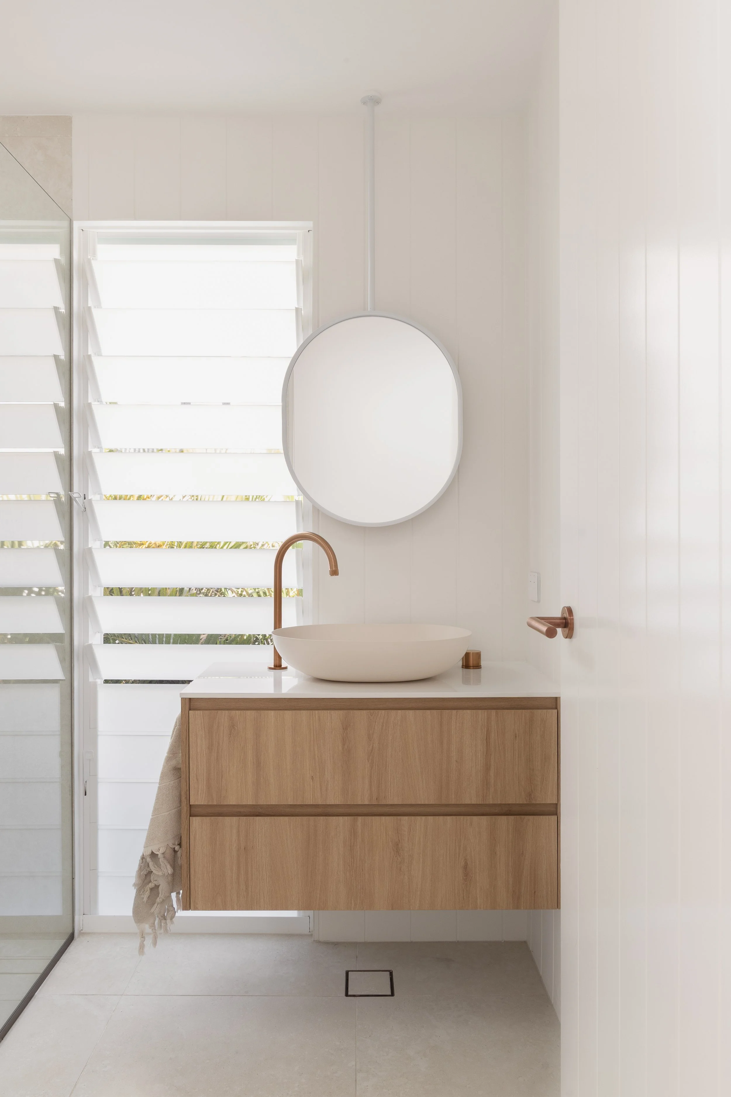 neutral-coastal-oval-basin-brushed-copper-tapware-bathroom