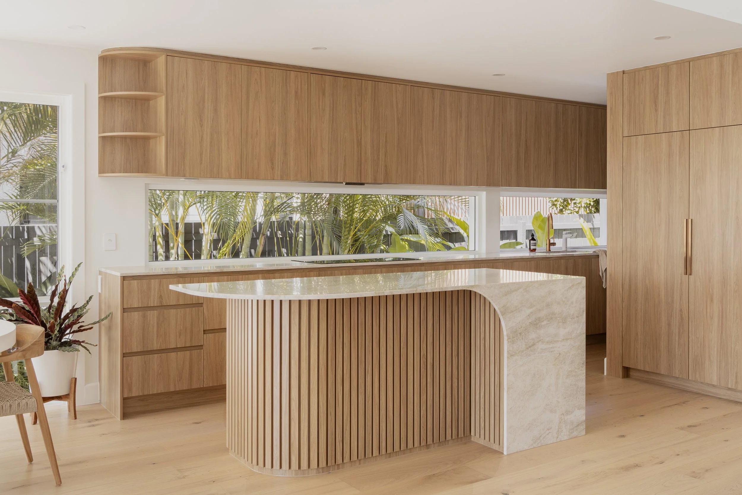 warm-timber-neutral-kitchen-timber-battens