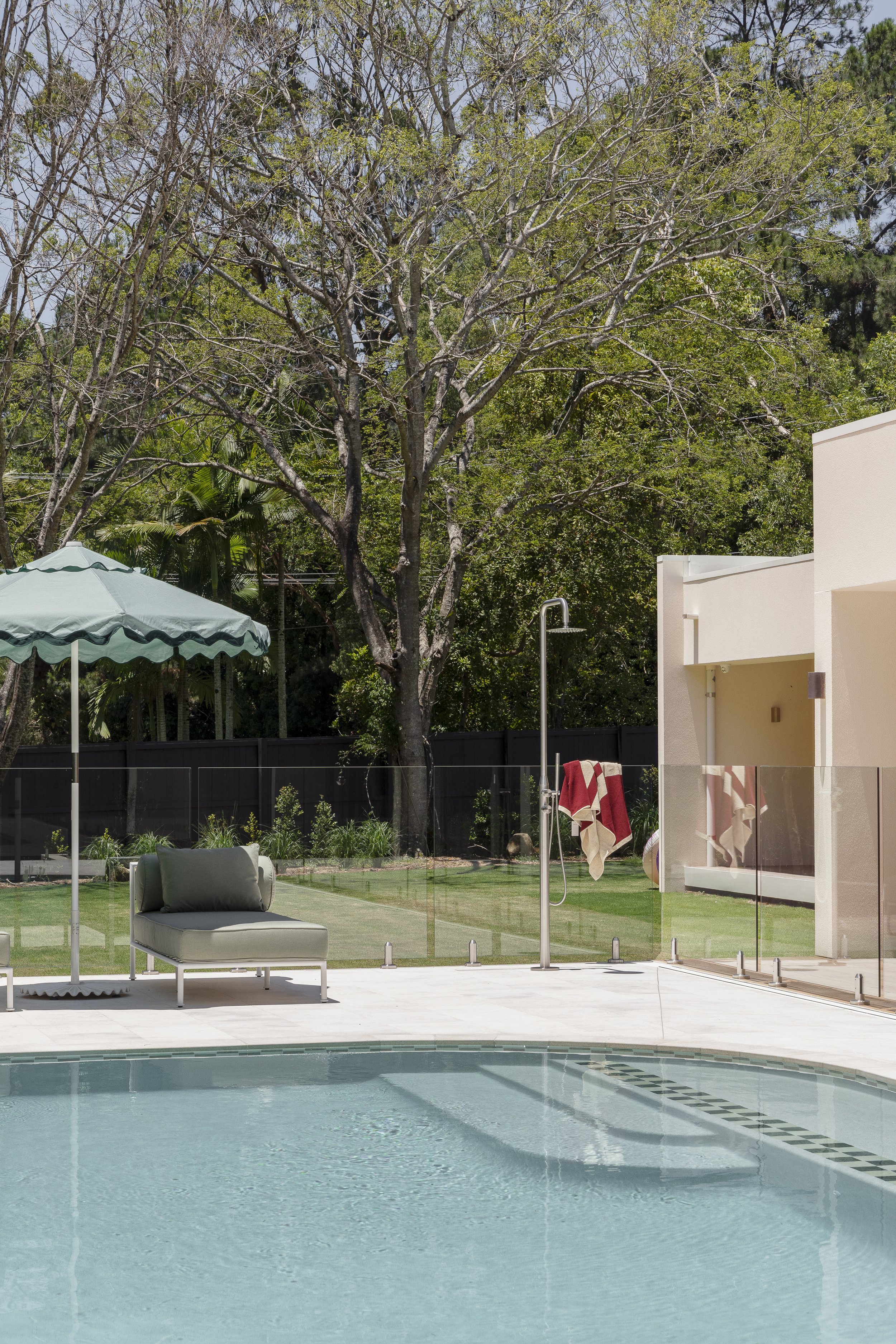 the valle casa coastal outdoor pool area