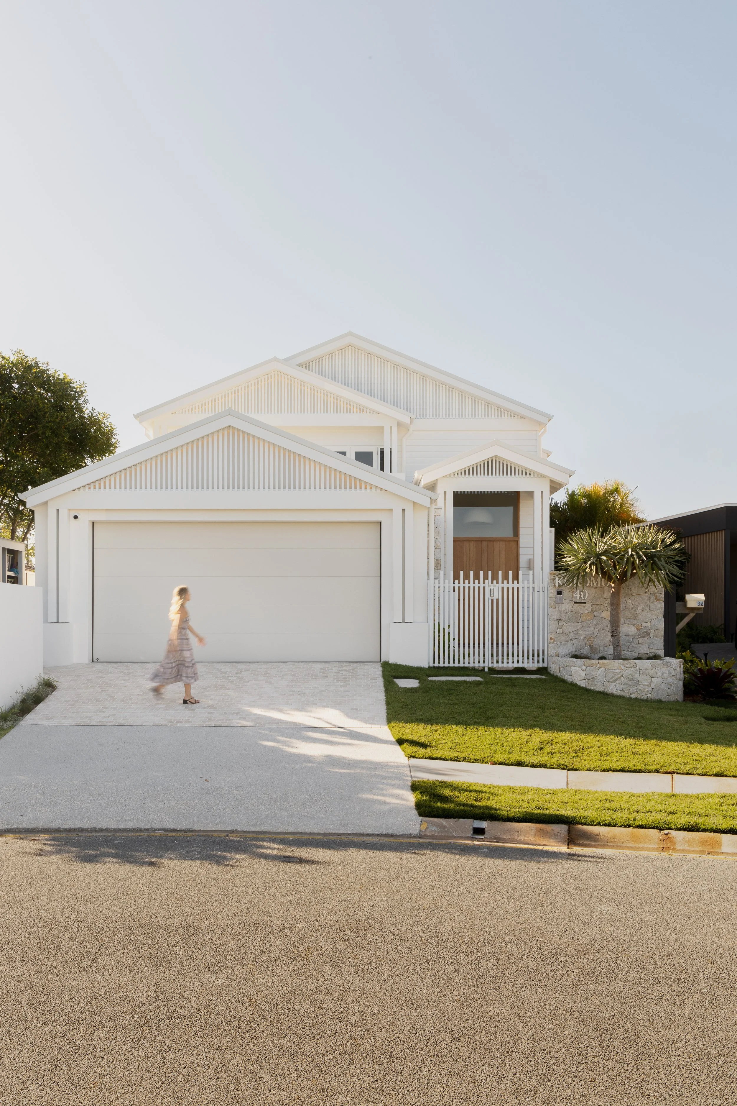 coastal-white-gold-coast-exterior-home