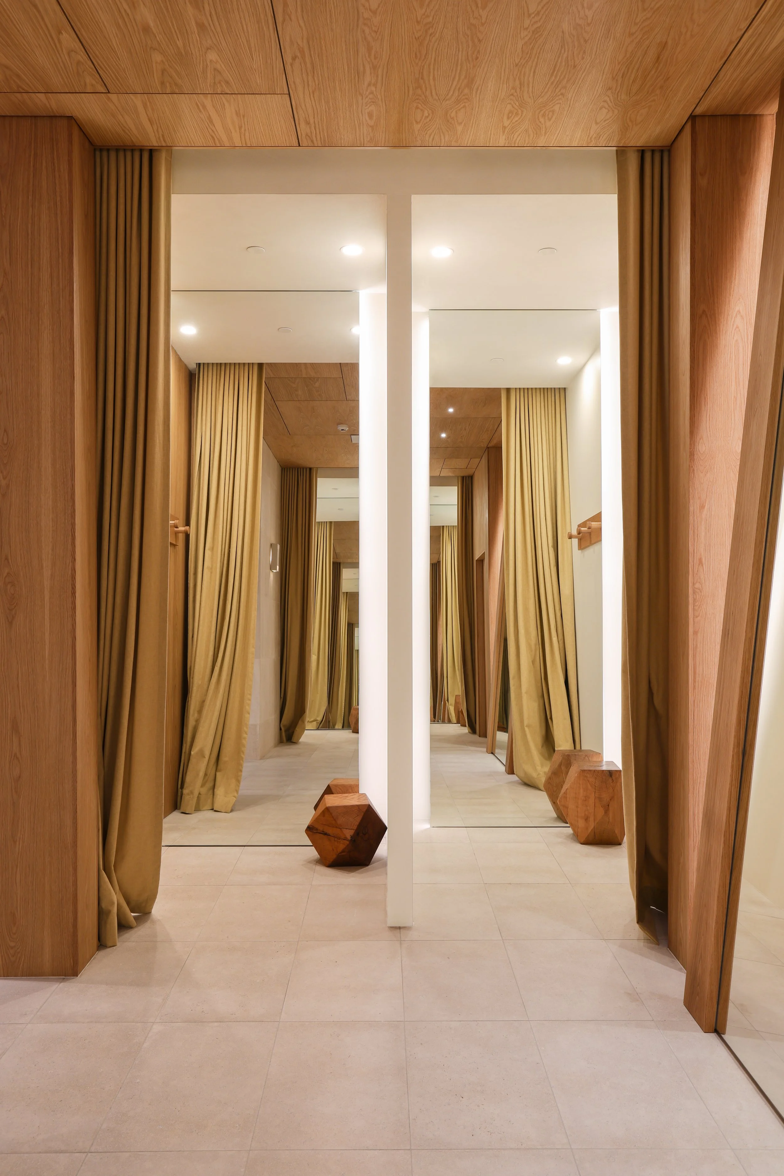 Mister-Zimi-Pacific-Fair-Boutique-change-rooms