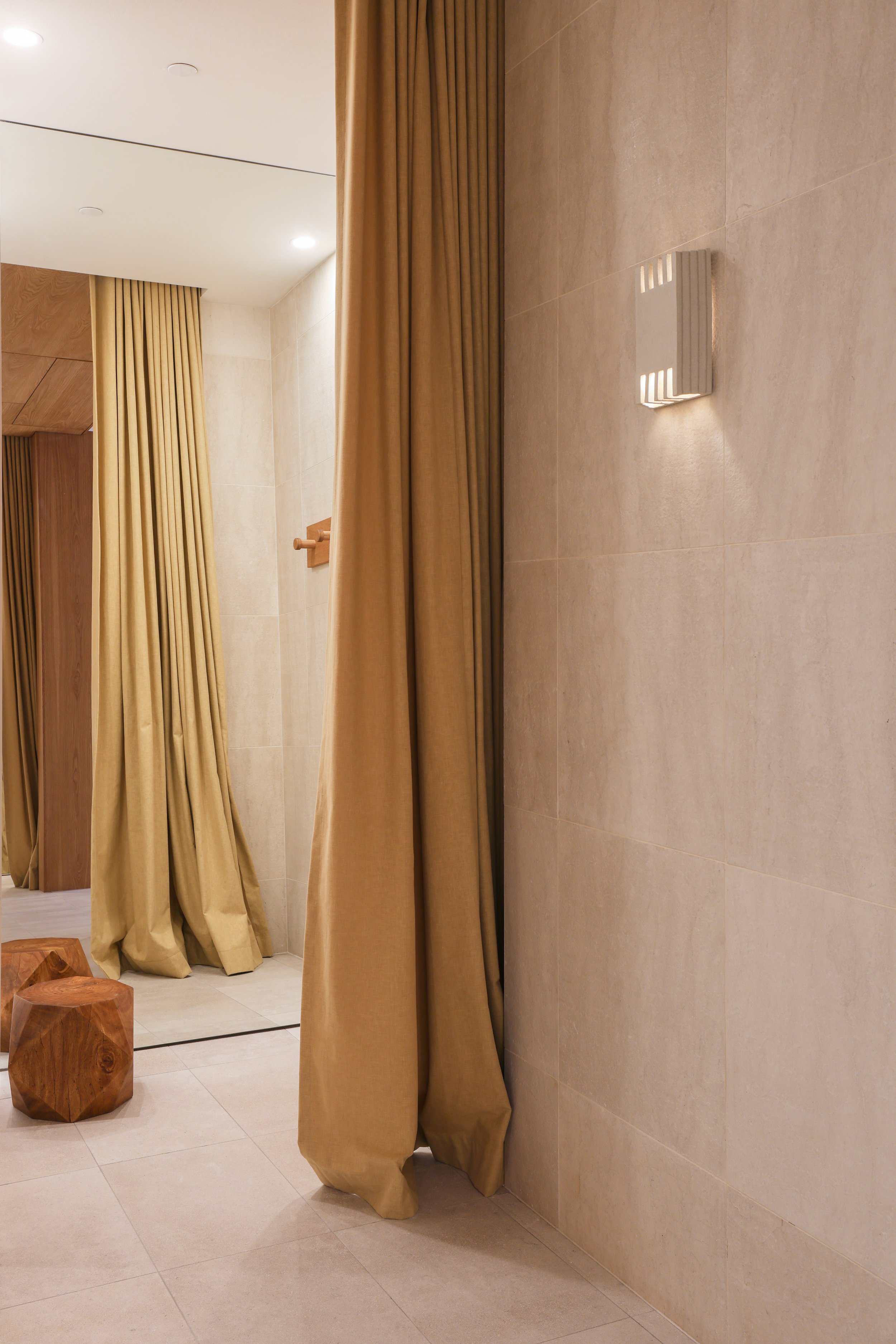 Mister-Zimi-Pacific-Fair-Boutique-change-rooms