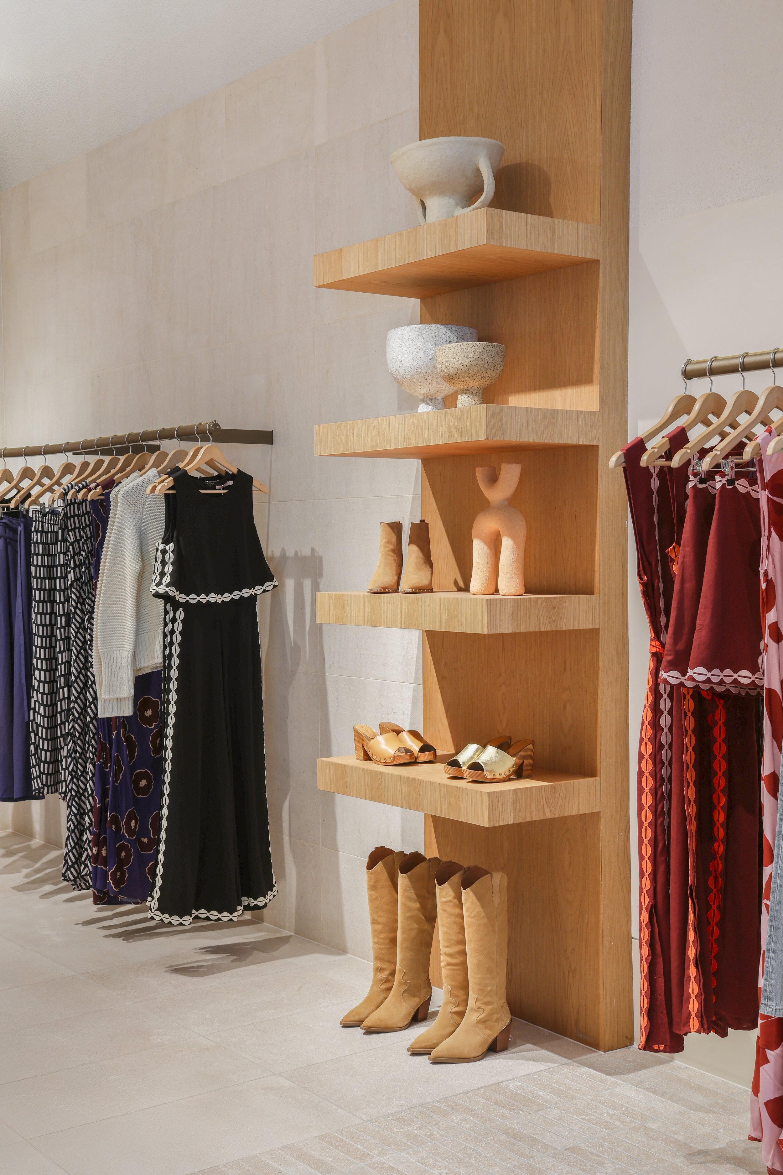 Mister-Zimi-Pacific-Fair-Boutique-warm-interior-shelving