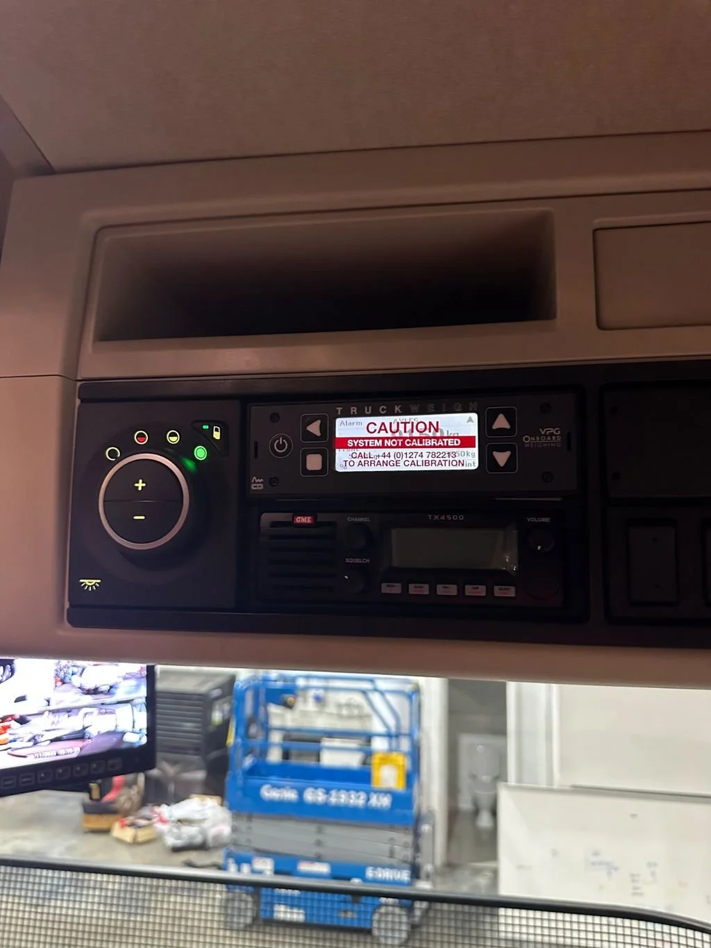 Diverseco Weighing system in FH Volvo.jpg