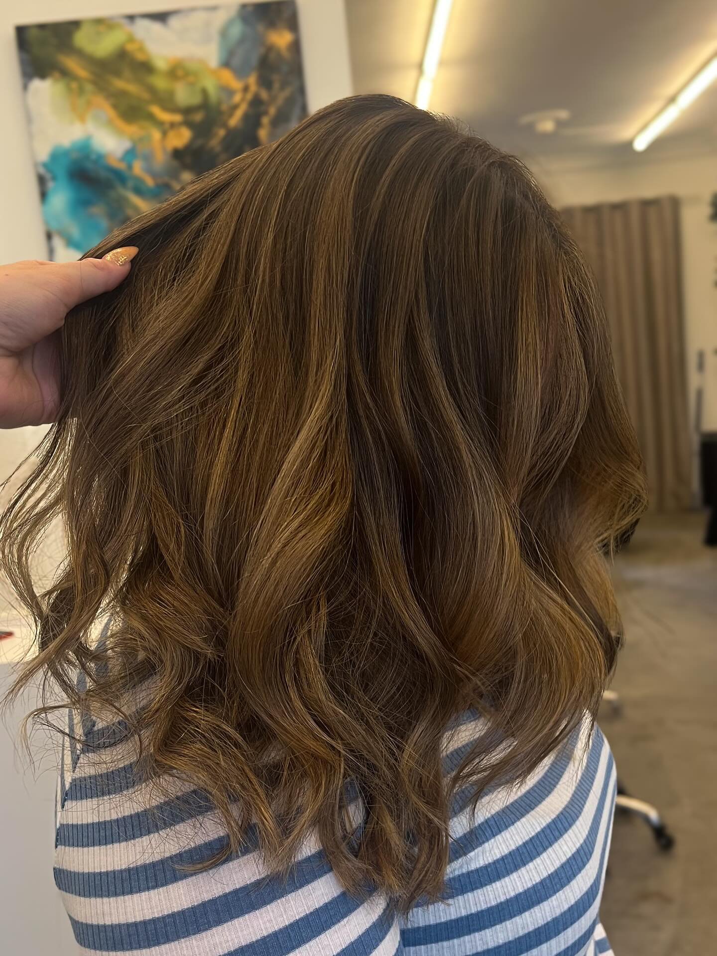 Low maintenance balayage i varmere toner er alts&aring; en sikker vinder! 🤎🍂

#ateliergross #fris&oslash;r #fris&oslash;raarhus #aarhus #balayage #brunettebalayage