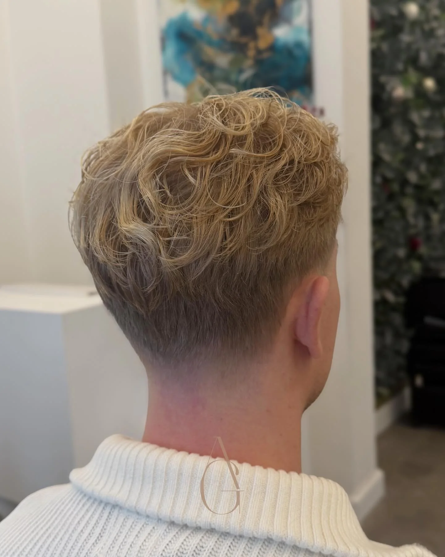 En soft perm til min bedre halvdel ❤️&zwj;🔥

#ateliergross #fris&oslash;raarhus #fris&oslash;r #aarhus #perm