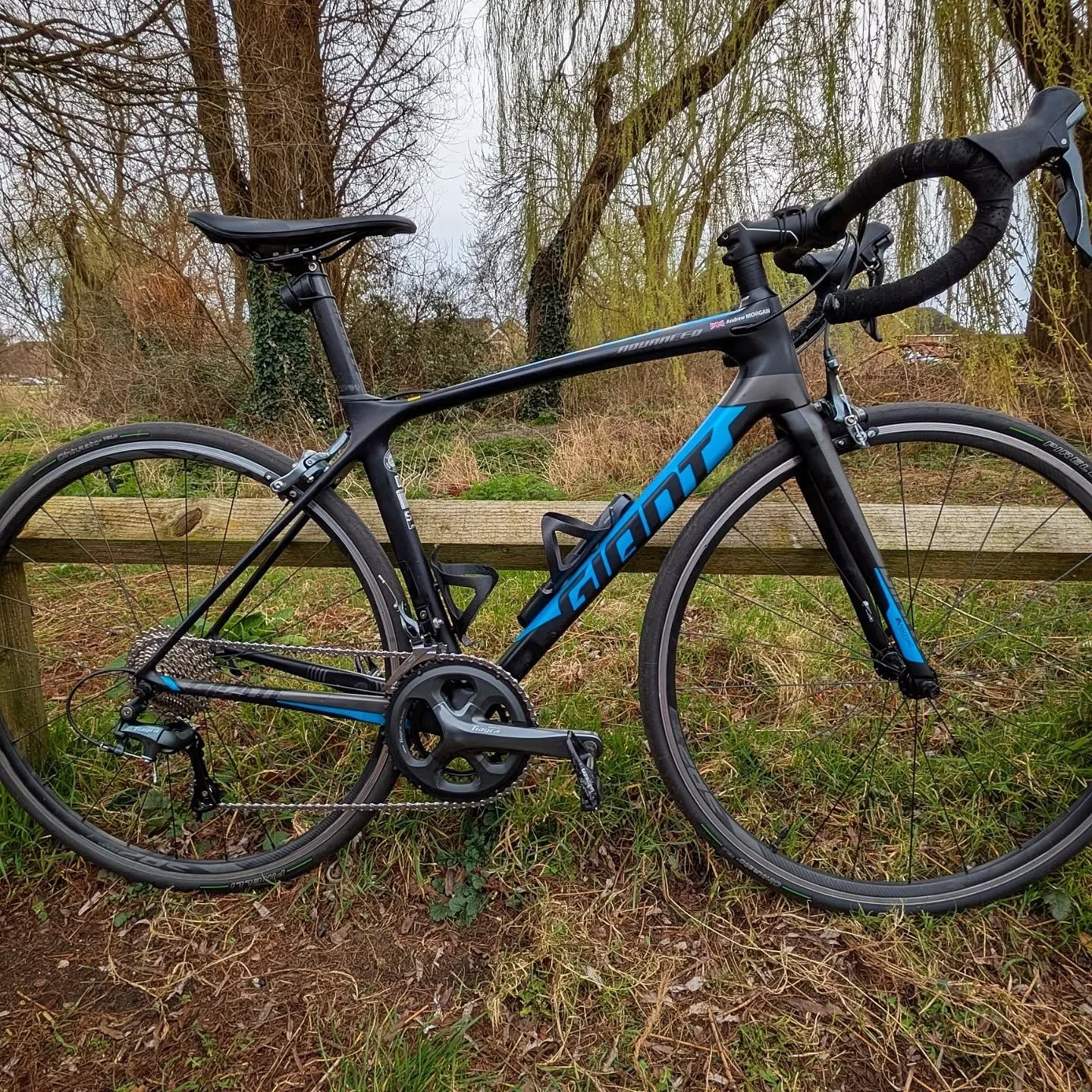 Full service for Andrew's @giantbicycles TCR Advanced today. Andrew also wanted to go up to a 34t cassette for an upcoming Alps trip, so we had to fit a new long cage mec as his current one had a max capacity of 28t. 

#giantbikes #gianttcradvanced #