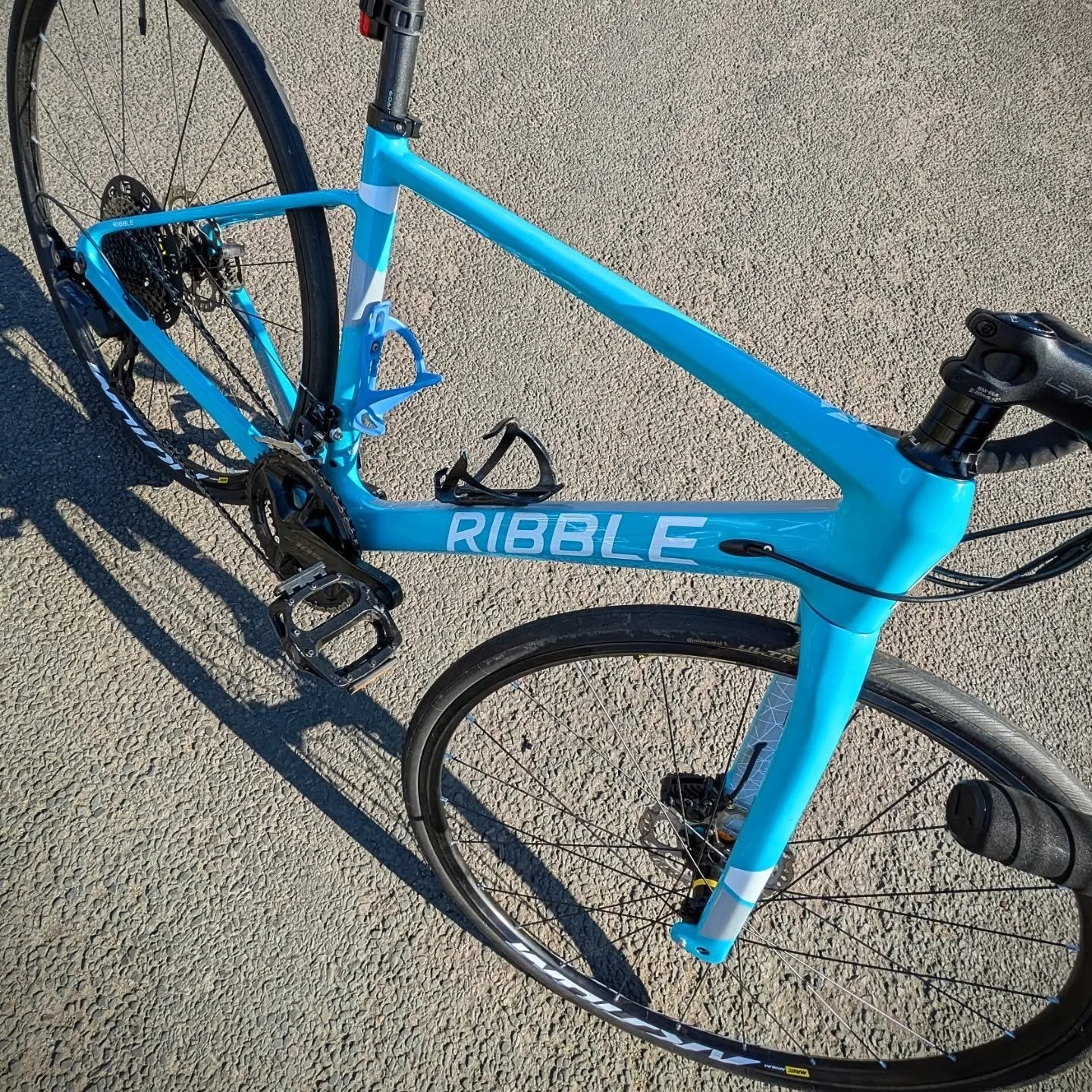 A pair of @ribble_cycles serviced for a regular in Aylesbury this morning. Summer ready 🤌🏼

#cycling #aylesburycyclingclub #buckscycling #ribblecycles #croxleybikes #mobilebikemechanic