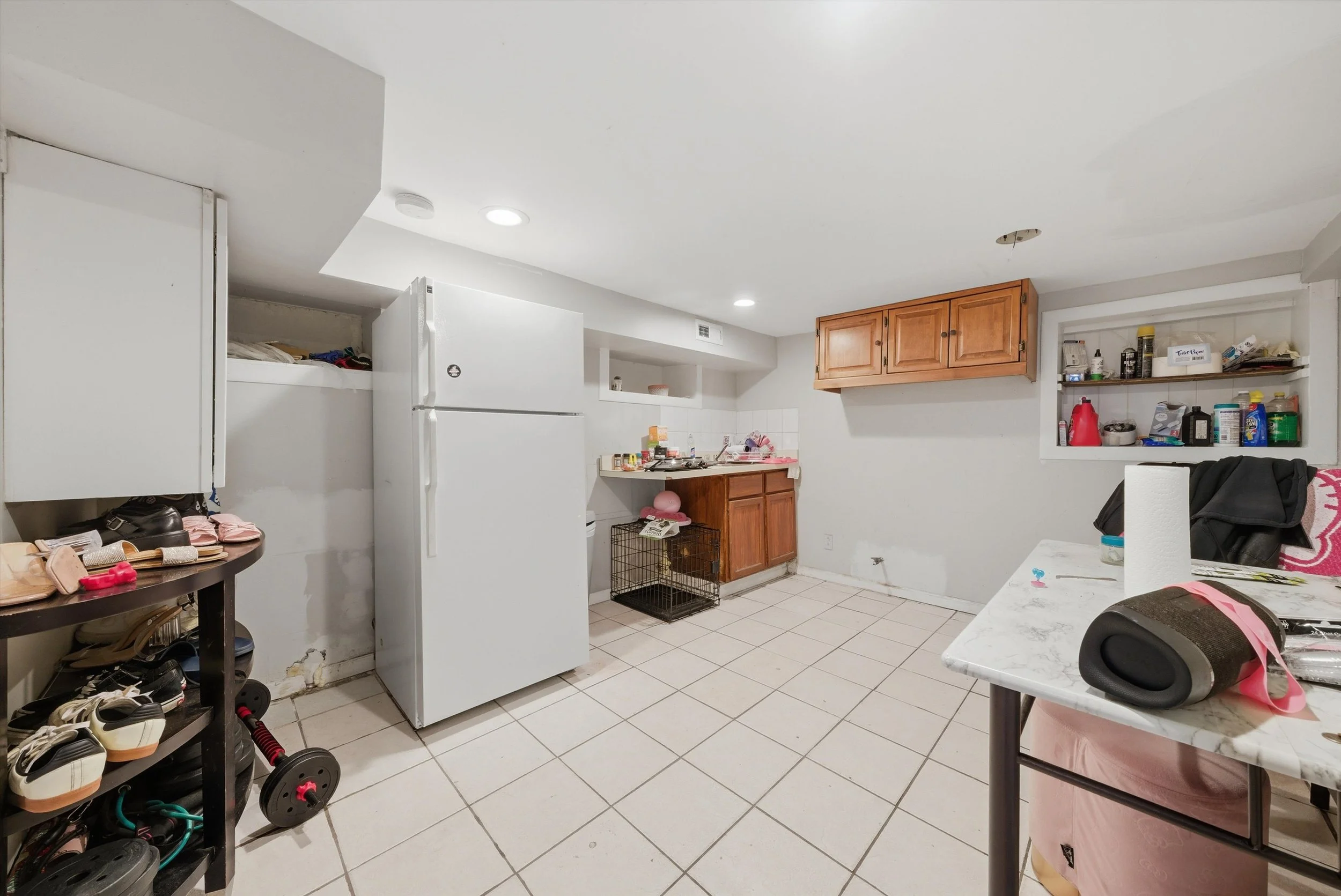 basement kitchen.jpg