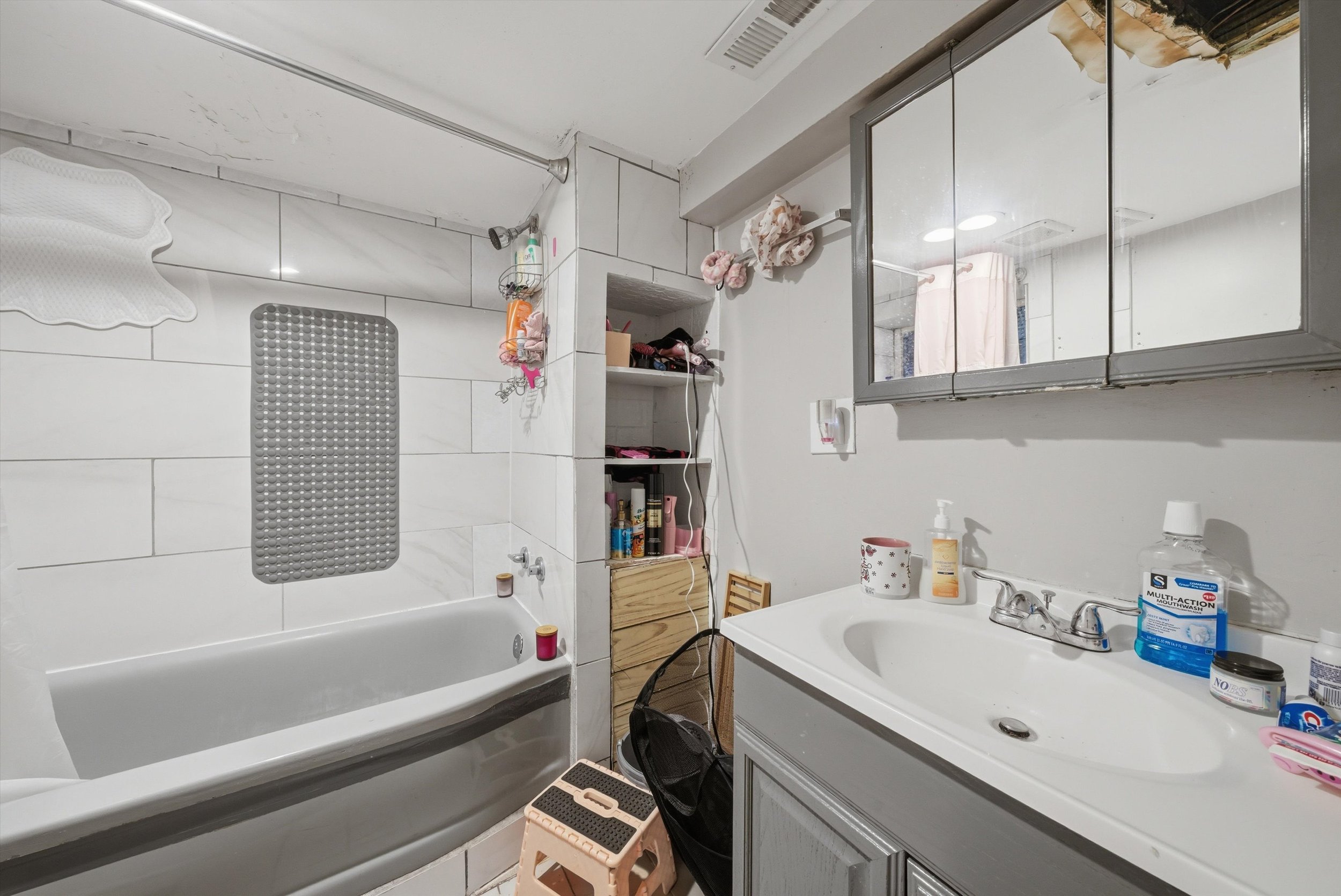 basement bathroom.jpg